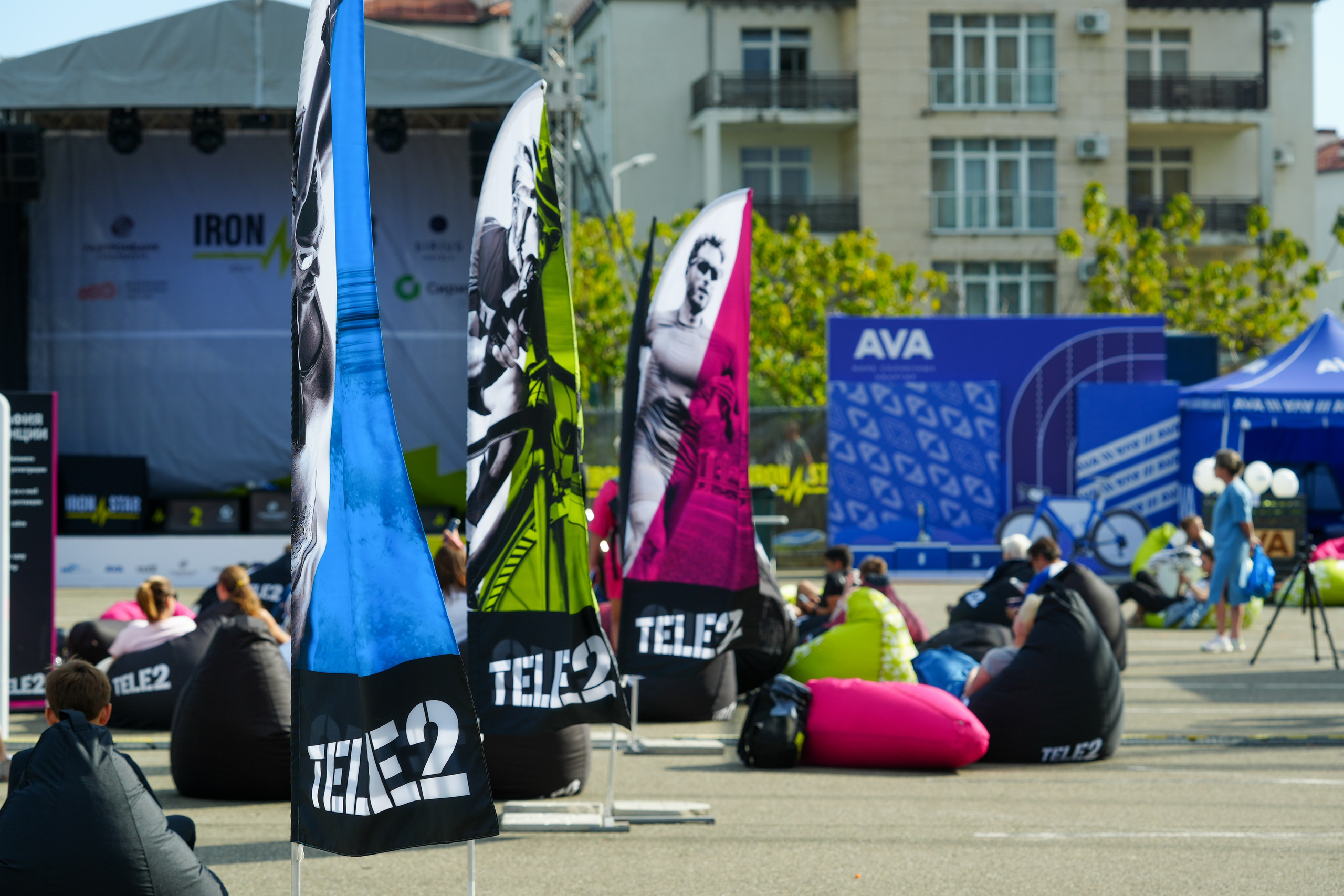 Фотоотчет партнерской интеграции для компании TELE2 на фестивале Ironstar. Репортажный фотограф в Красной Поляне и Сочи Павлюченко Екатерина