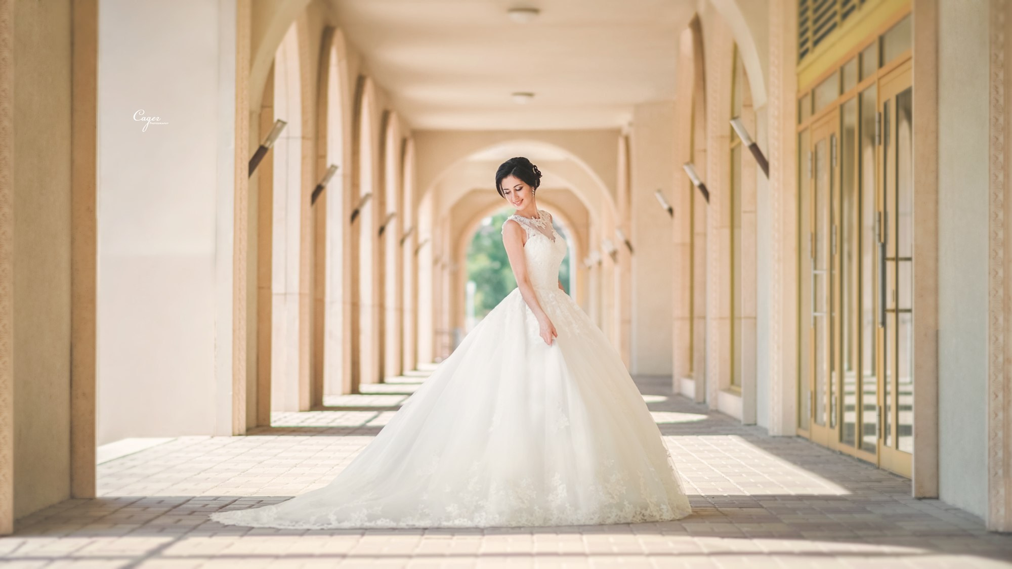 Свадебная Фотосессия в г. казани | Фотограф на Свадьбу в г. Казани Фотограф Садег Азарми тел. +79172288430 ✔ Сборы невесты и жениха✔ Утро невесты (детали, эмоции, подготовка)✔ Репортажная съёмка ЗАГСа и выездной регистрации✔ Свадебная прогулка✔ Фотосъёмка банкета и вечеринки✔ Креативные и тематические свадьбы✔ Свадьба на природе (лайфстайл)✔ Девичники и мальчишники