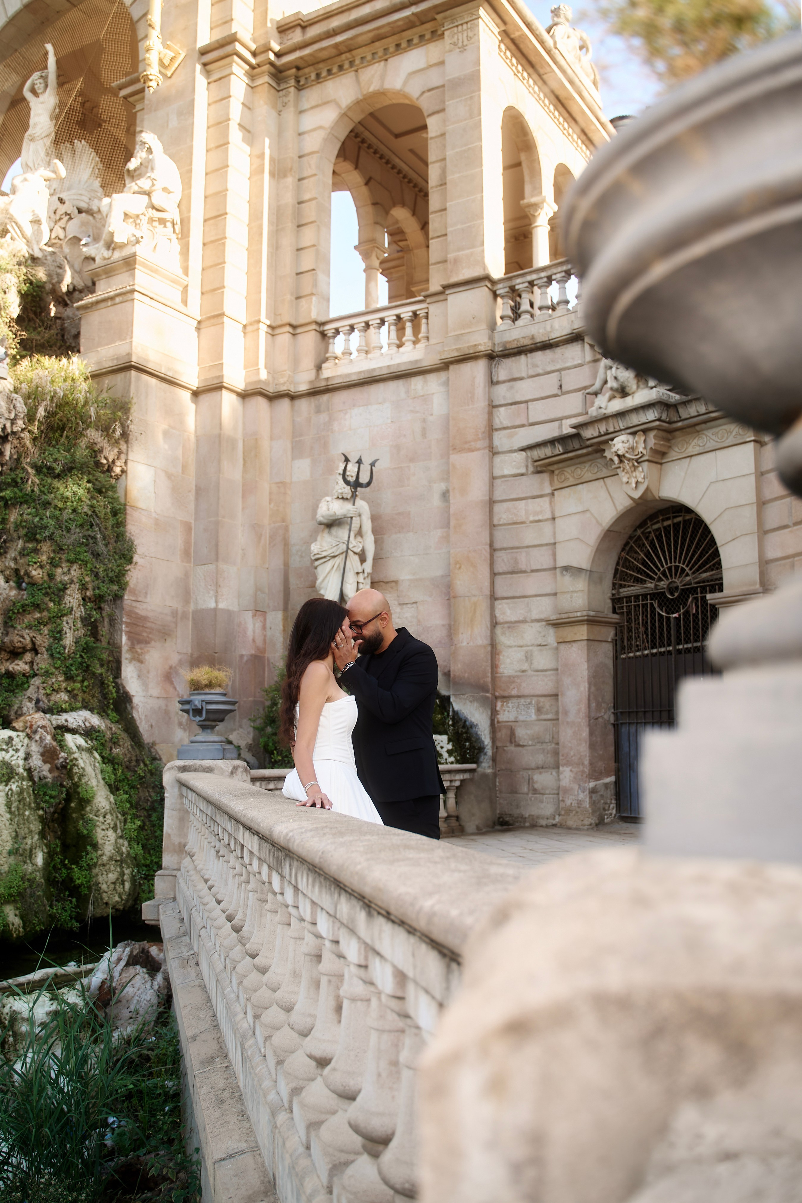Love story at Ciutadelle Parc. Photographer & Videographer in Barcelona