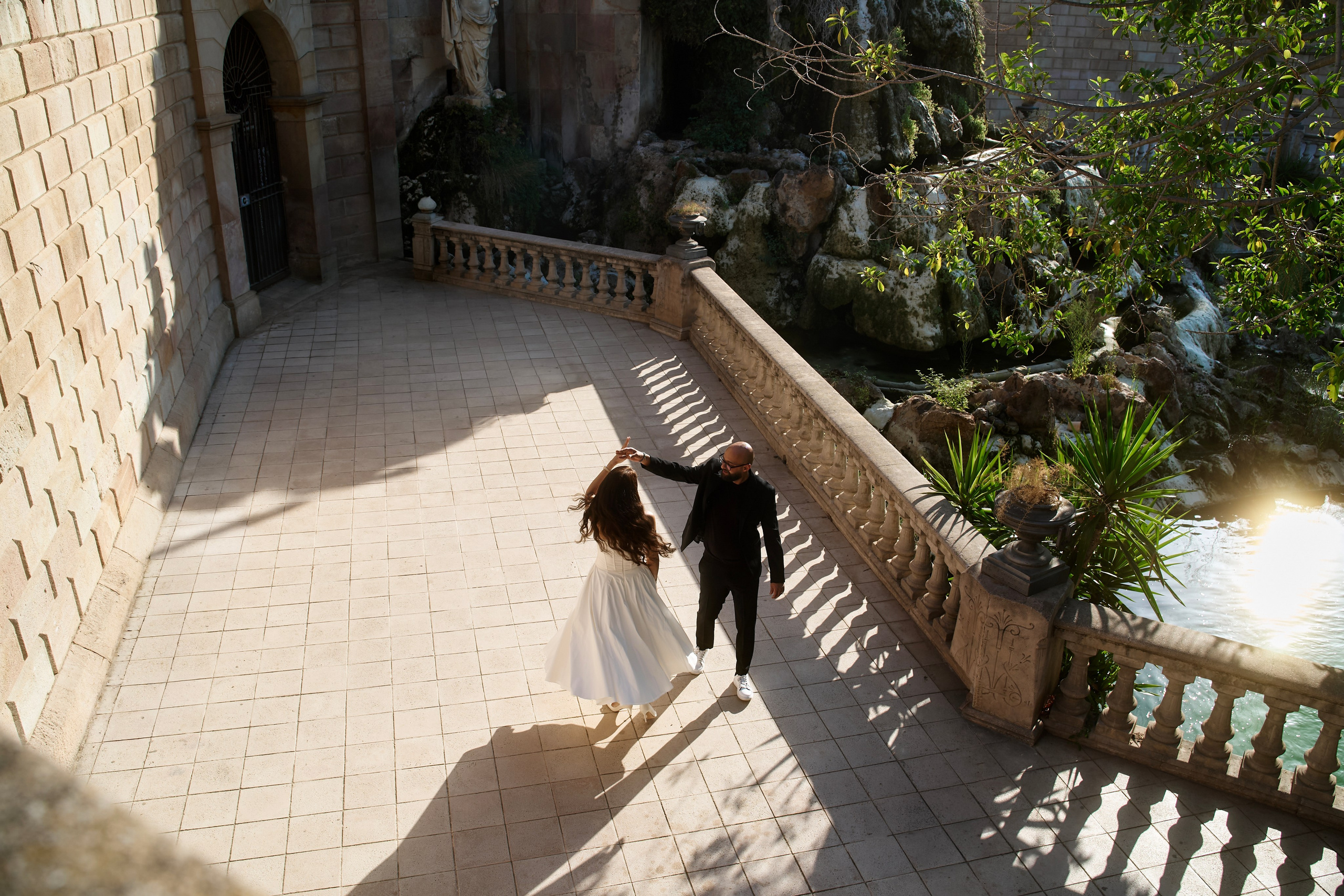 Love story at Ciutadelle Parc. Photographer & Videographer in Barcelona