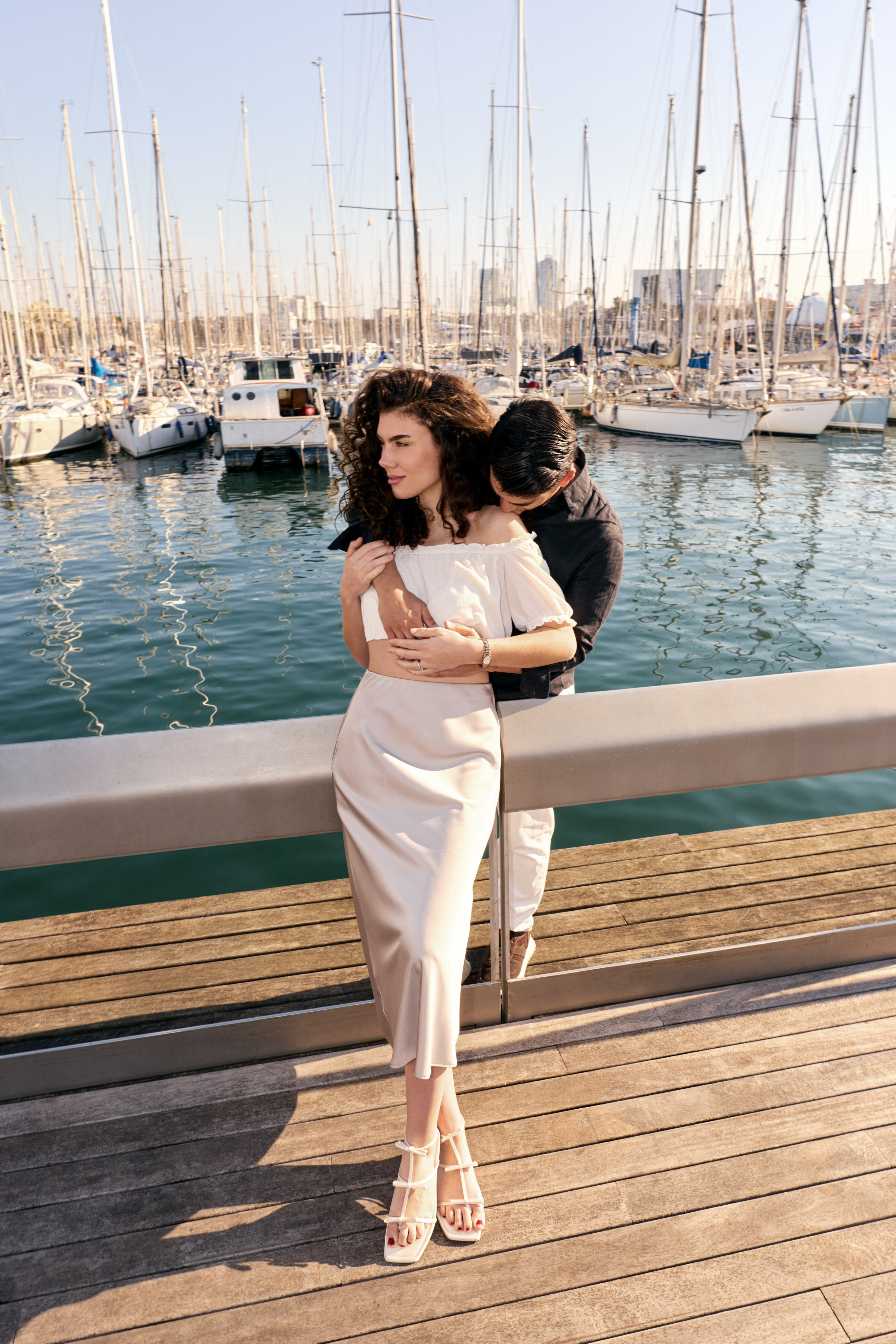 Love story inside of old town. Photographer & Videographer in Barcelona