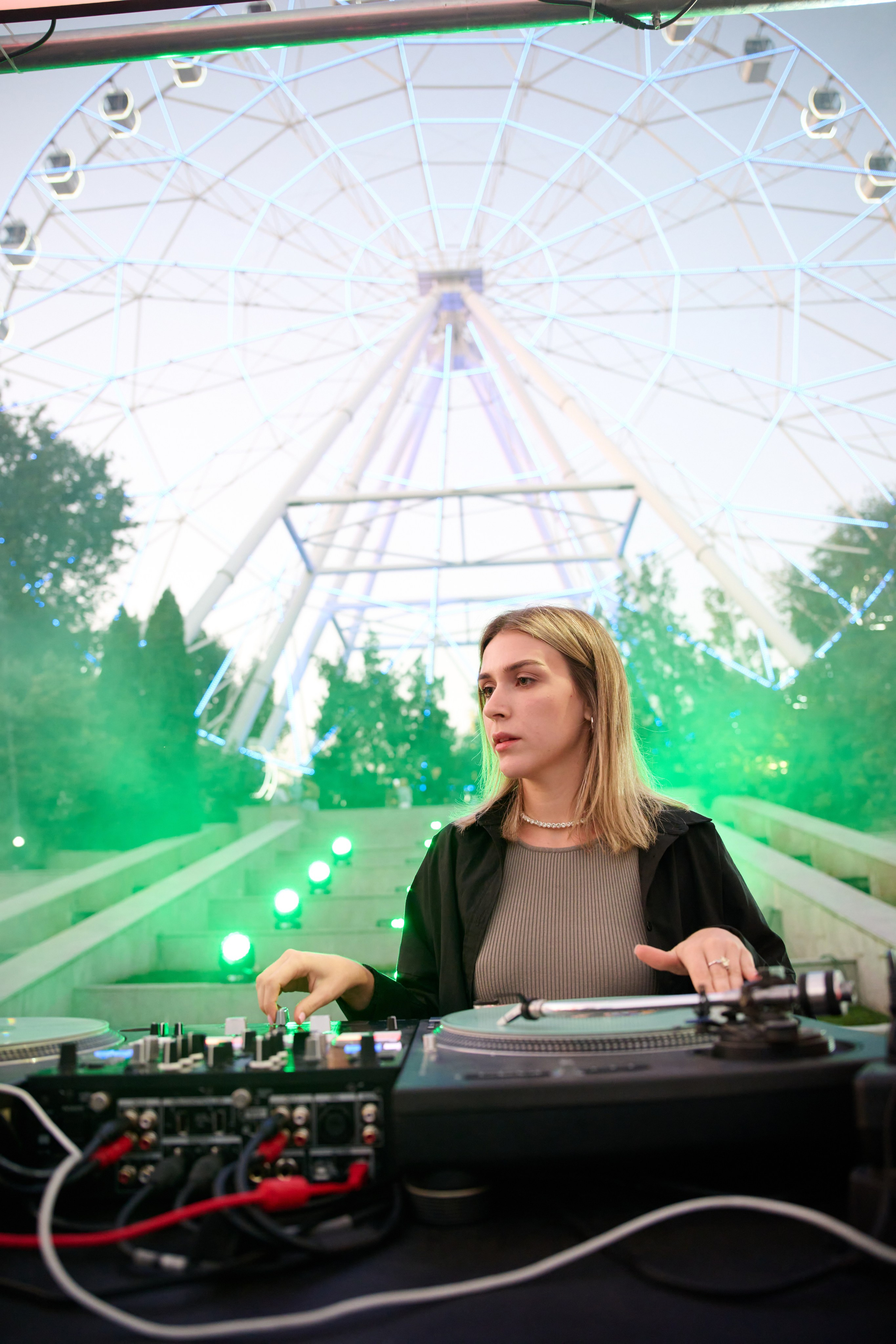 СБЕР базар на Театральной площади. Студия событий ДЕЙЗИ. Организация мероприятий. Свадебное агентство в Ростове-на-Дону. Свадебный организатор. Организация свадьбы под ключ