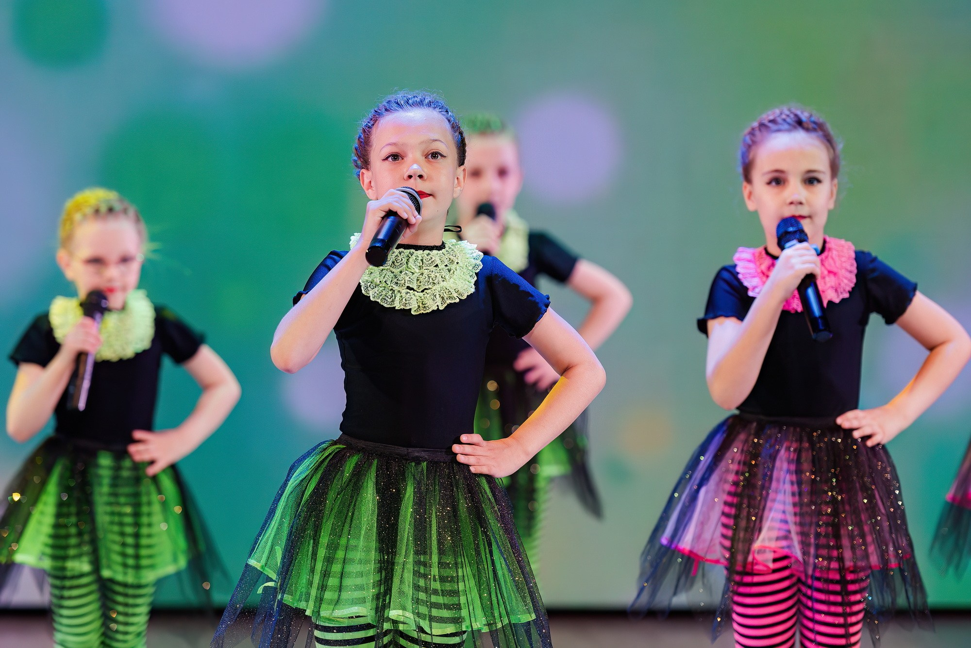 Отчетный концерт Образцового коллектива Алтая театра эстрадной песни «Созвездие». Свадебный и репортажный фотограф Никита Сницарев в Барнауле