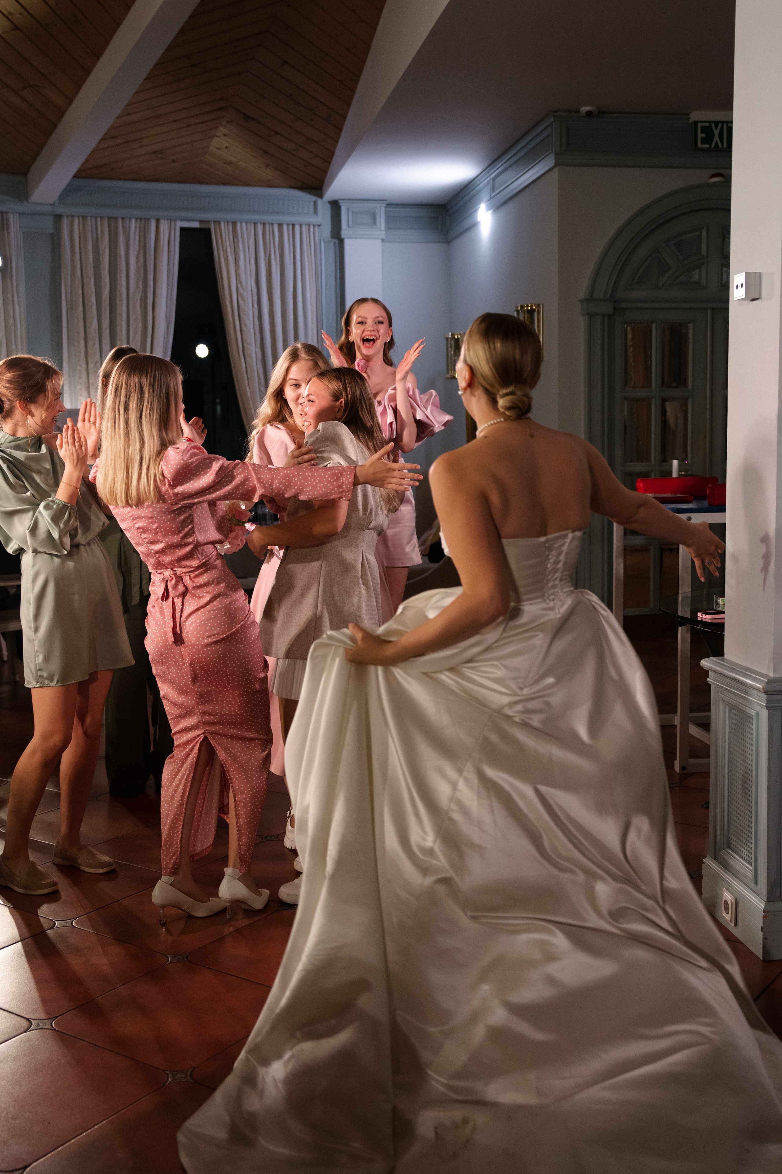 Юлия & Максим. Уютная свадьба в стиле современная классика на заливе. Свадебный фотограф организатор в Санкт-Петербурге Ассоль Опарина