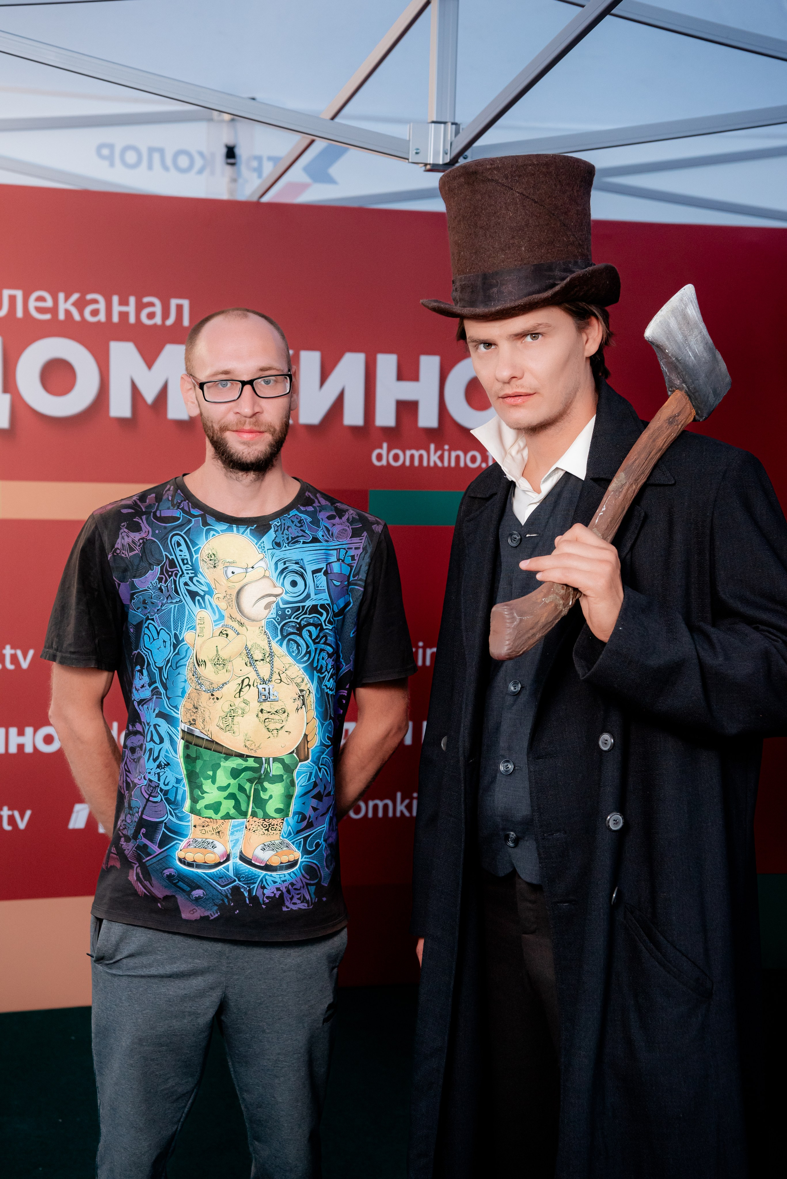 Портретные фото с артистами в палатке Триколор Дом Кинов на день города Волгоград. Фотограф в Волгограде и Волжском Александр Горбань