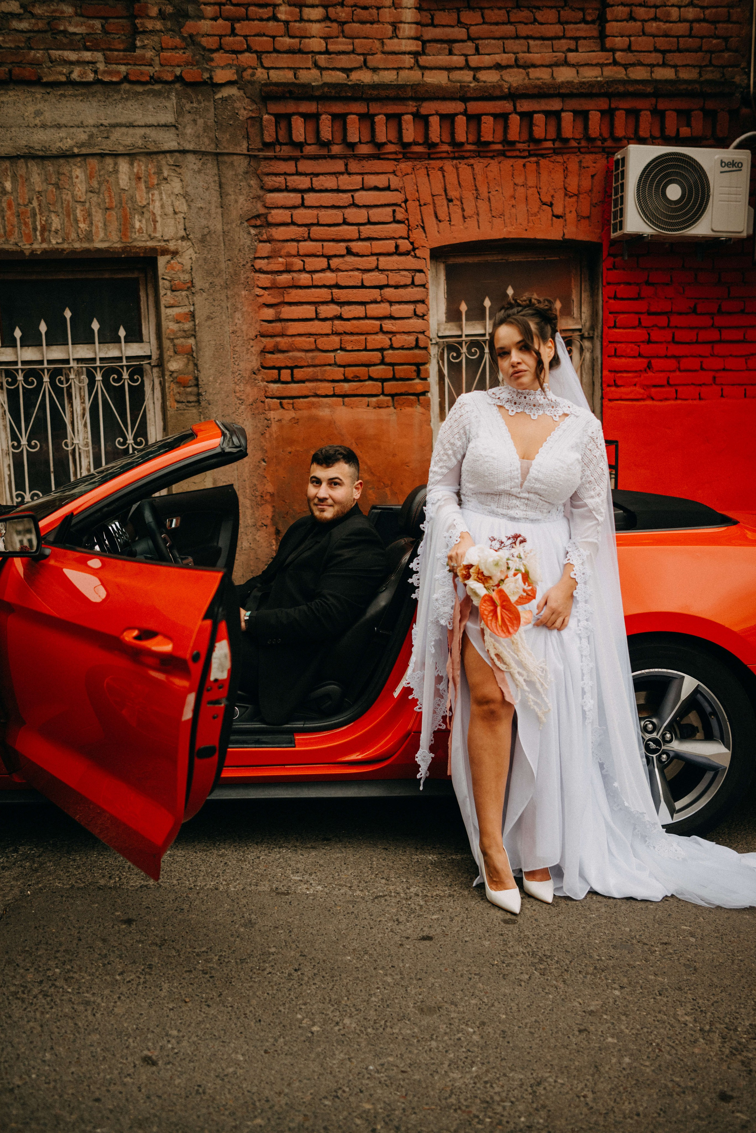 Анна & Виктор | сборы, роспись и прогулка. Портретный и свадебный фотограф в Тбилиси • xeniqo