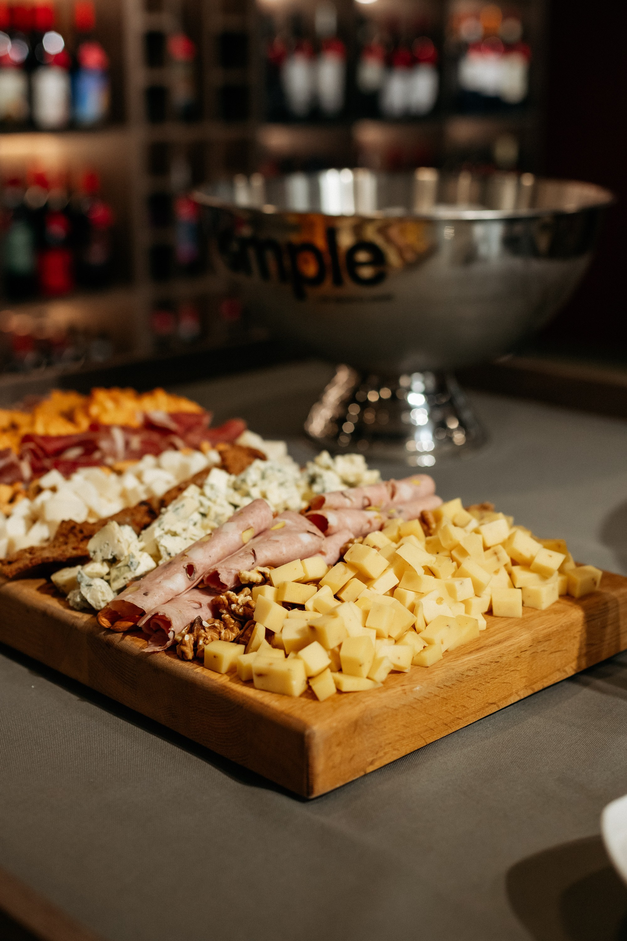 BY SIMPLE ВИНОТЕКА — ОТКРЫТИЕ. СВОИ. ФОТООТЧЕТЫ-СОБЫТИЯ-МЕСТА