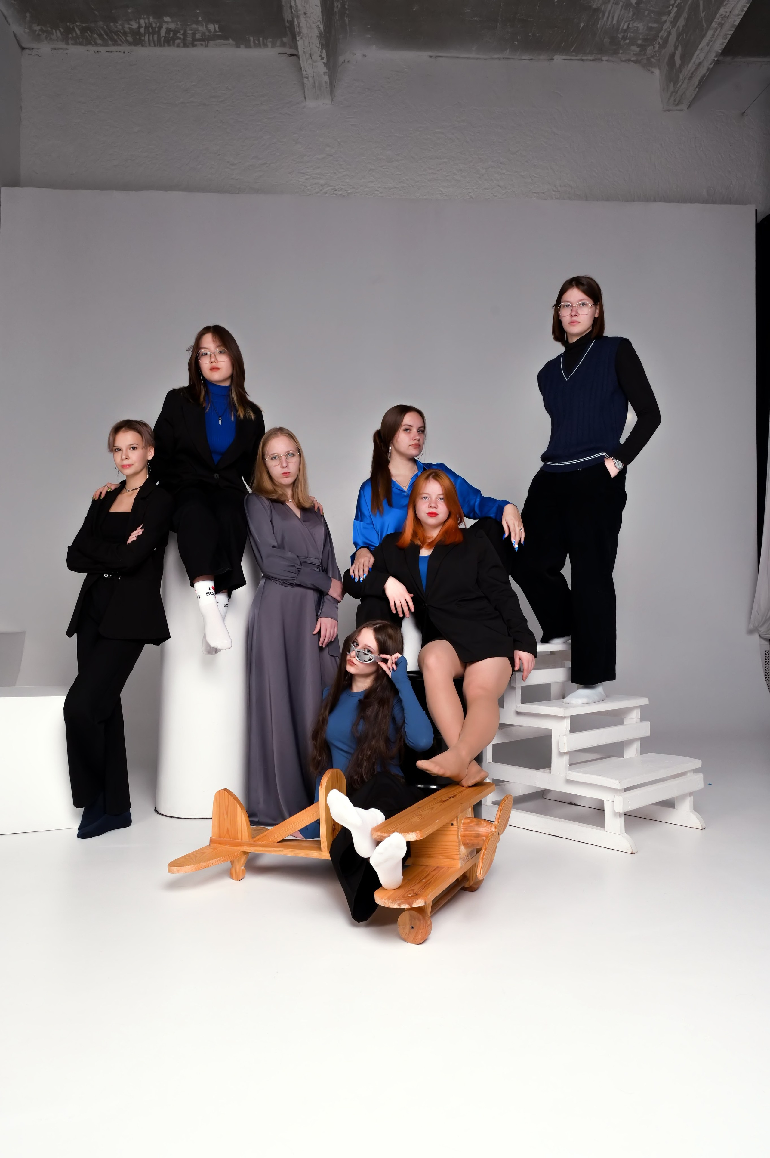 Фото из студии в Омске. Фото и видеосъемка в Омске | Выпускные альбомы