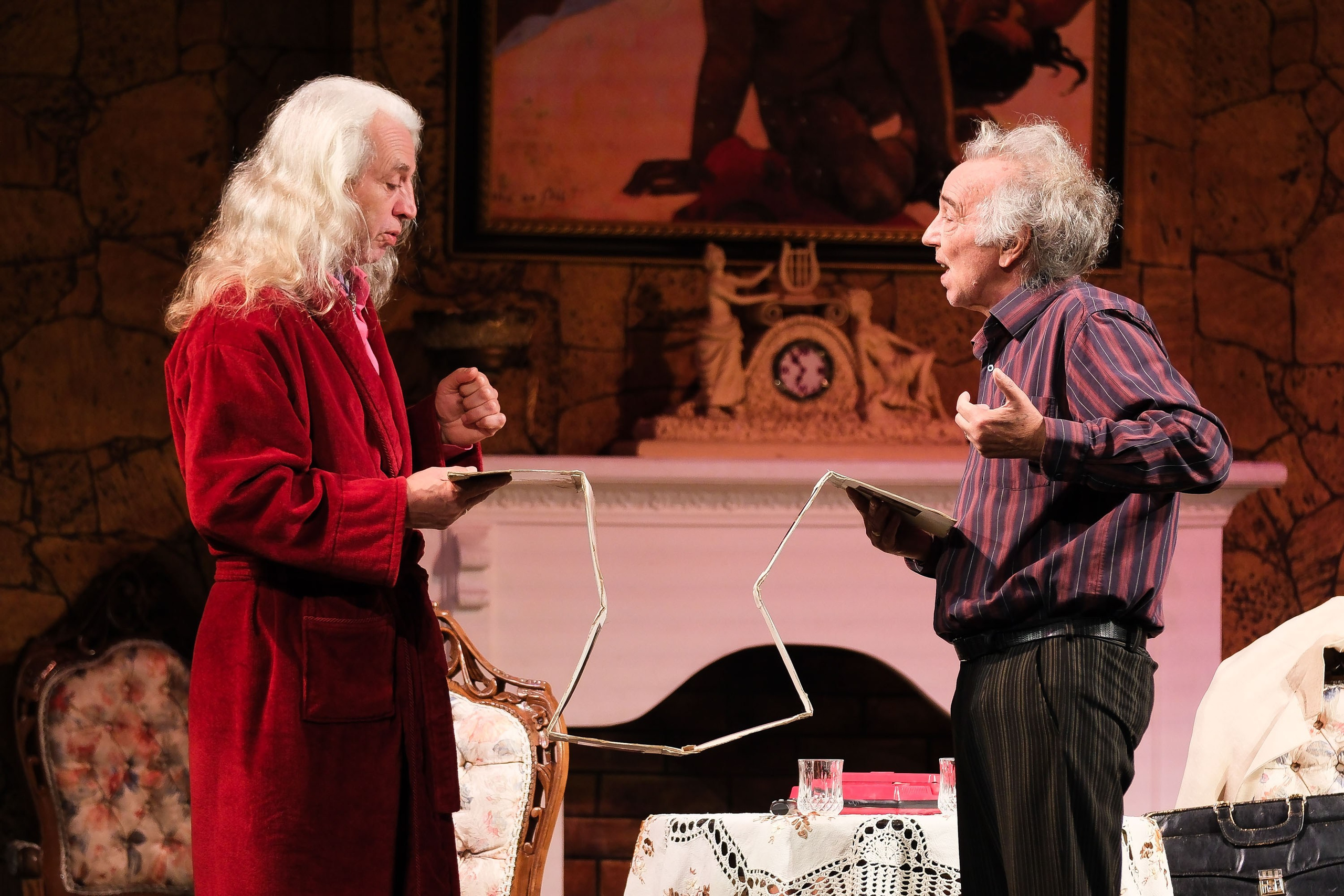 Ужин с дураком. Фотограф Анатолий Деникин