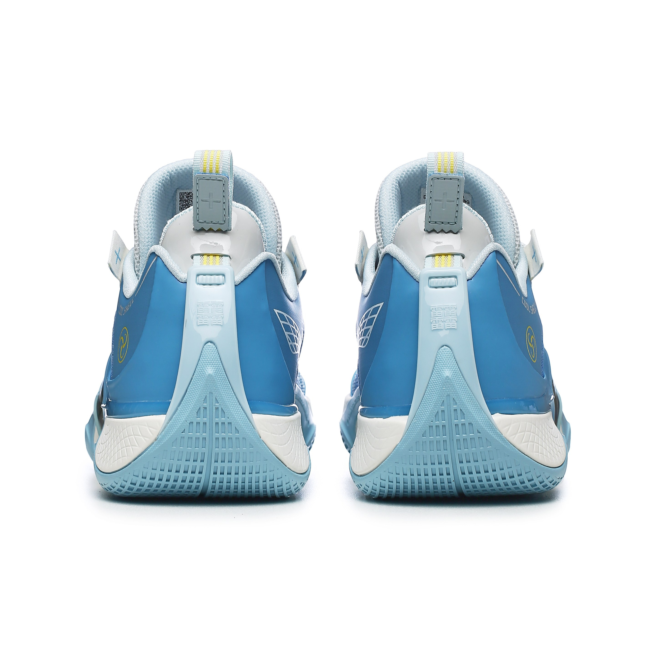 фотосъемка аксессуаров, дизайнерские вещи, обувь, предметная фотосъемка, неделя моды Москва, обтравка, обтравки, предметная ретушь, фэшн одежда, фотсъемка дорогой одежды в Москве. фотосъемка для брендов, фотосъемка для сайта, фотосъемка для маркетплейсов. спортивная обувь,