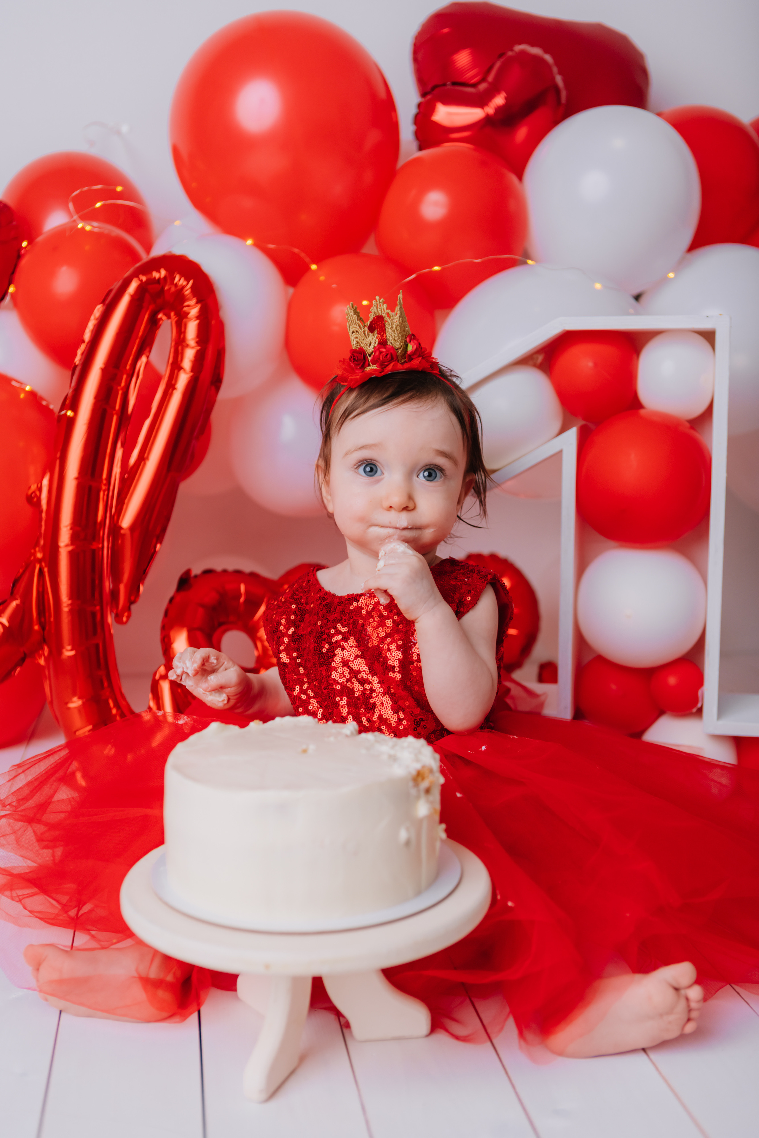 Первый тортик Красный. Семейный фотограф Обнинск