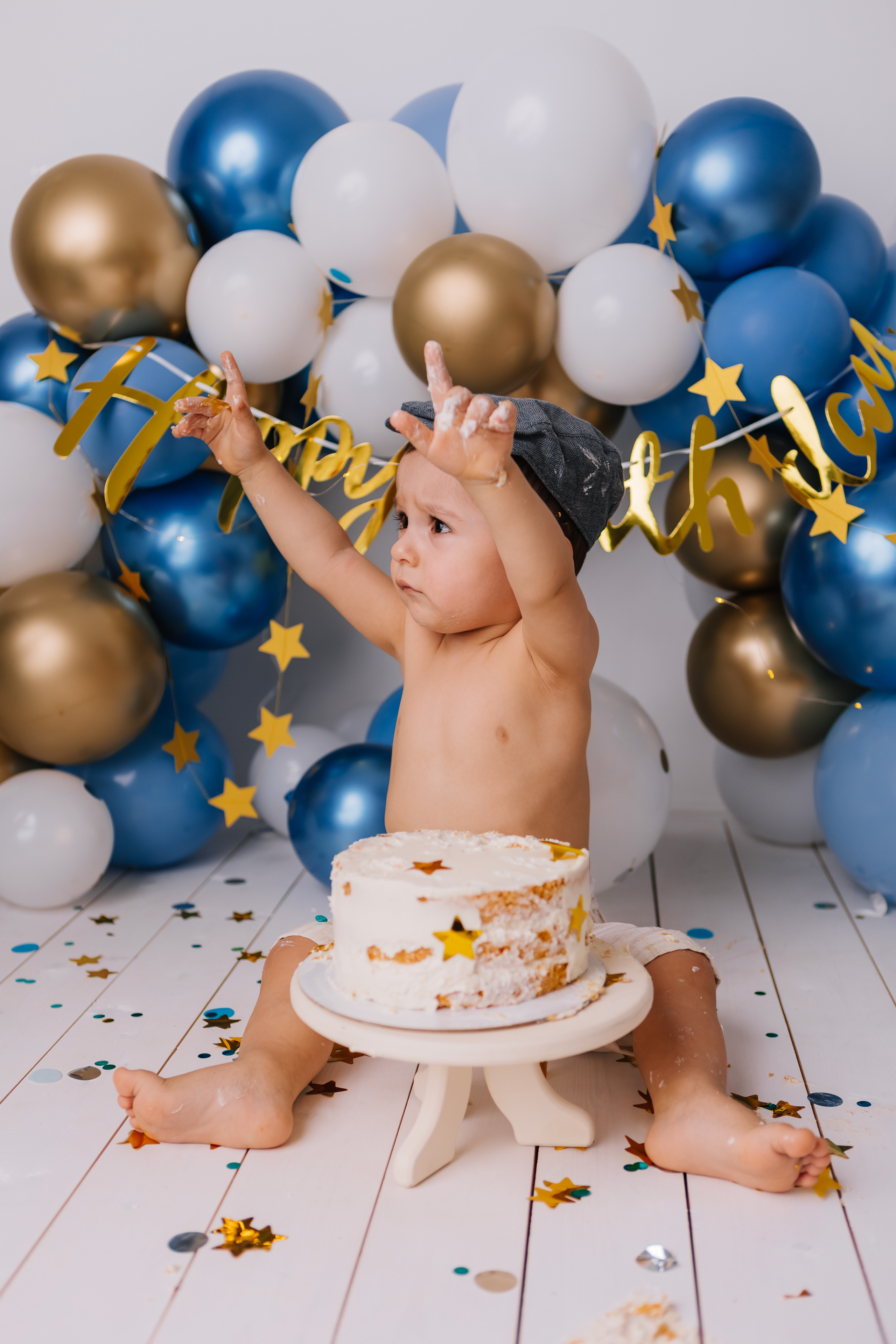 Первый тортик синий/золотой. Семейный фотограф Обнинск