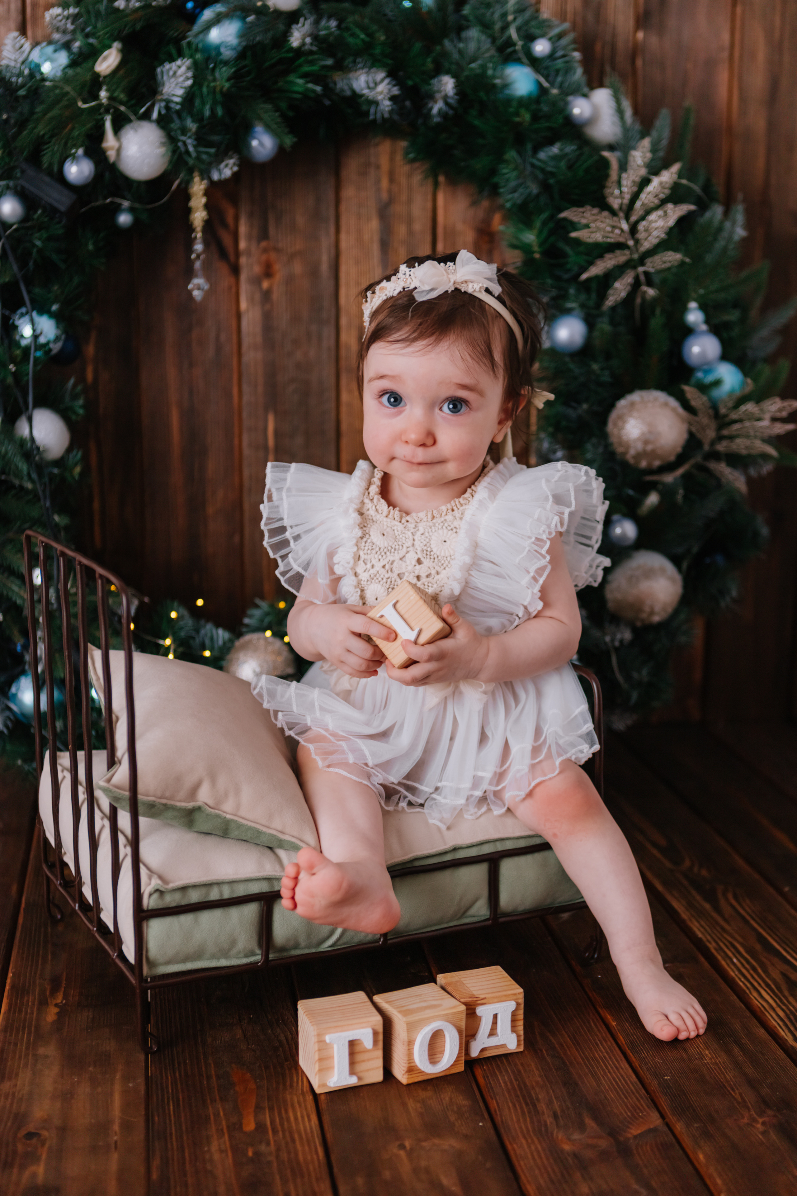 Первый тортик Красный. Семейный фотограф Обнинск