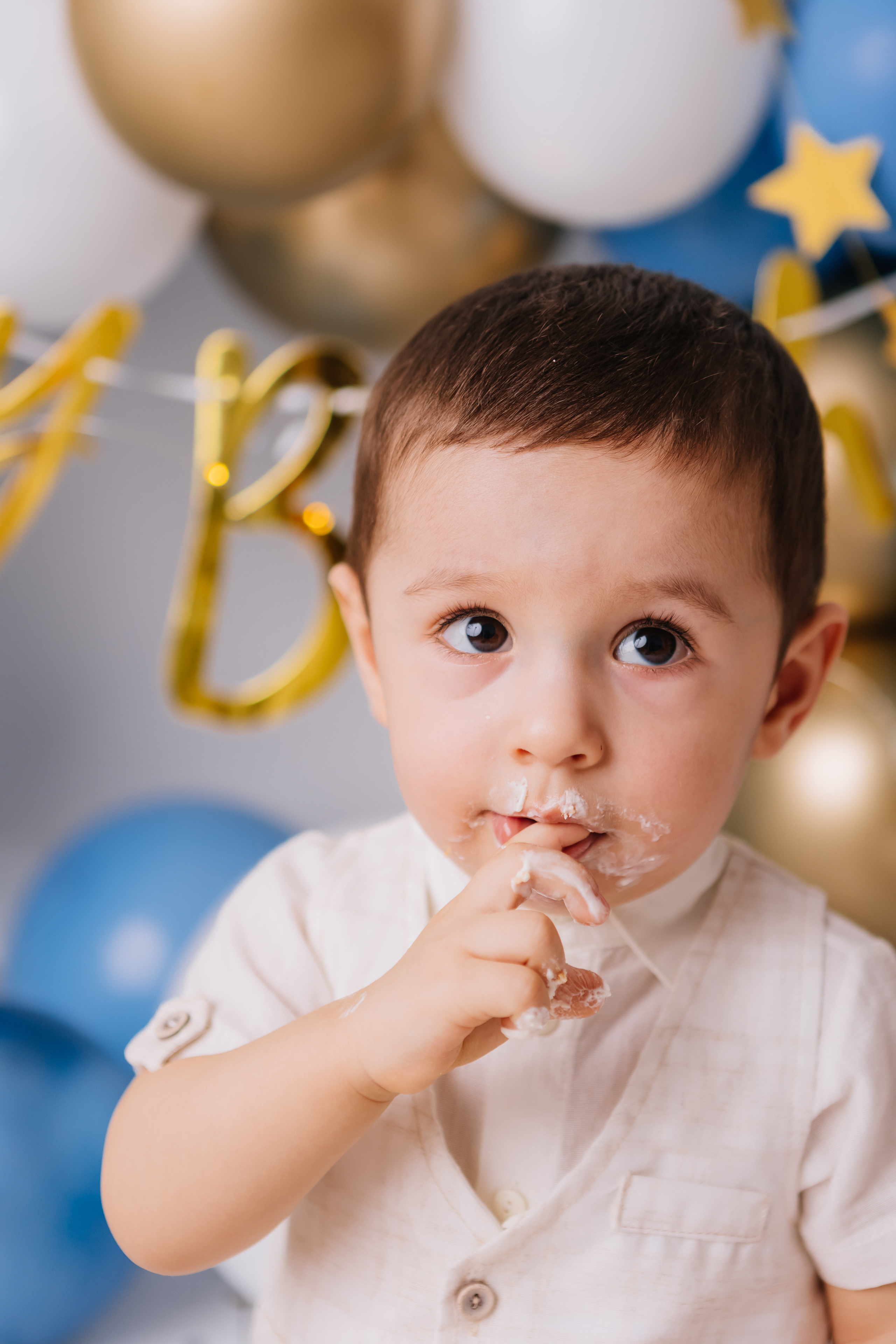 Первый тортик синий/золотой. Семейный фотограф Обнинск