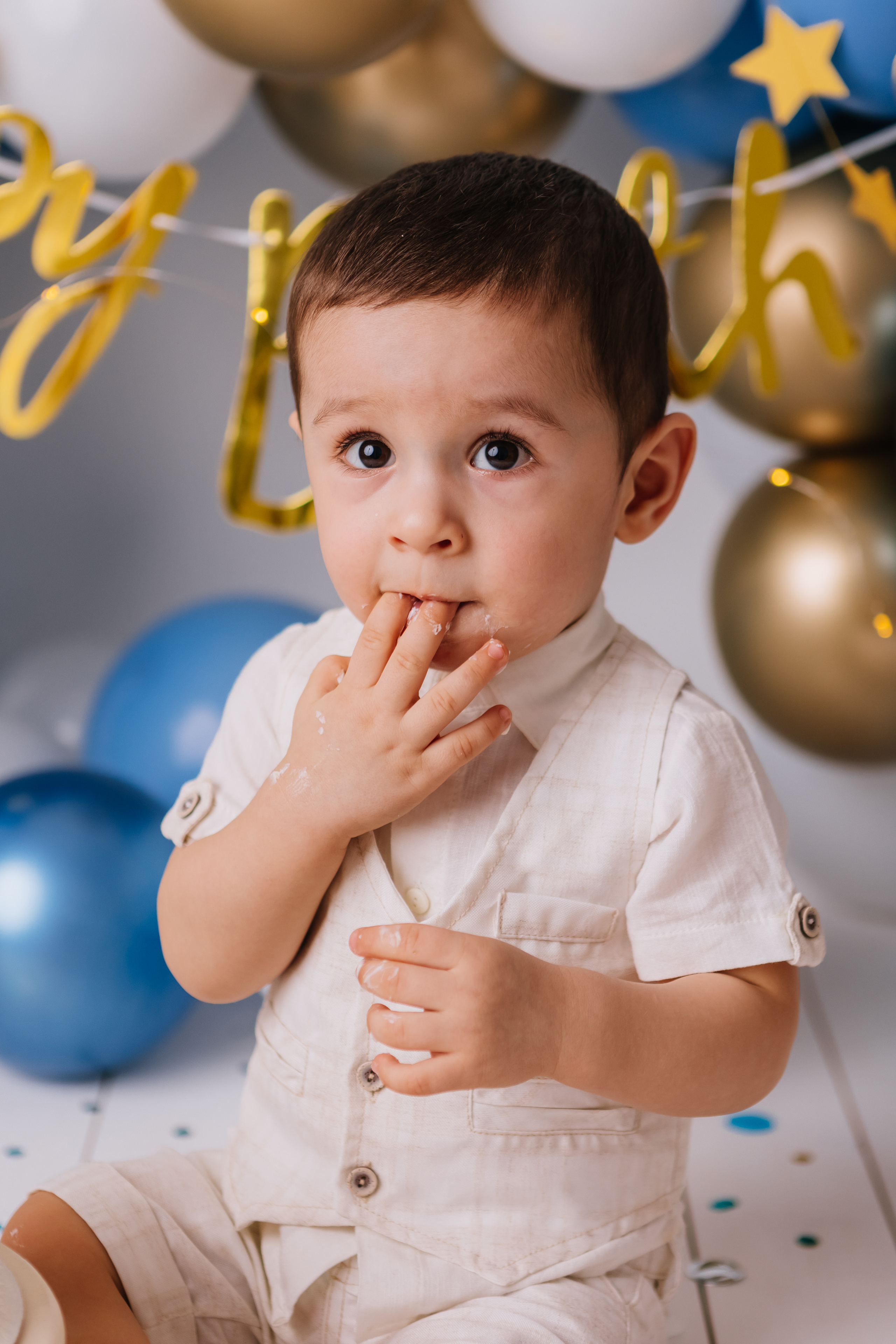 Первый тортик синий/золотой. Семейный фотограф Обнинск