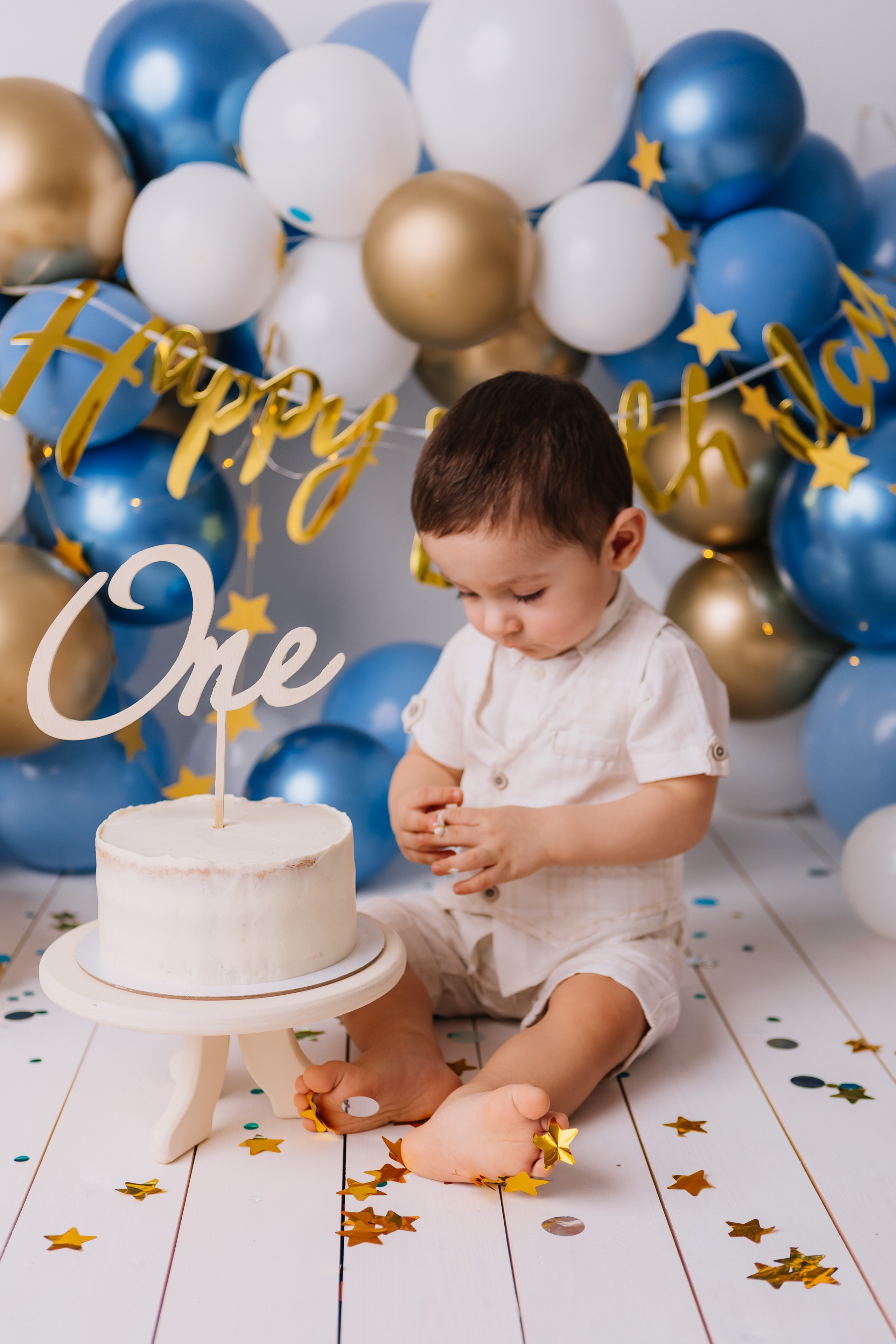 Первый тортик синий/золотой. Семейный фотограф Обнинск