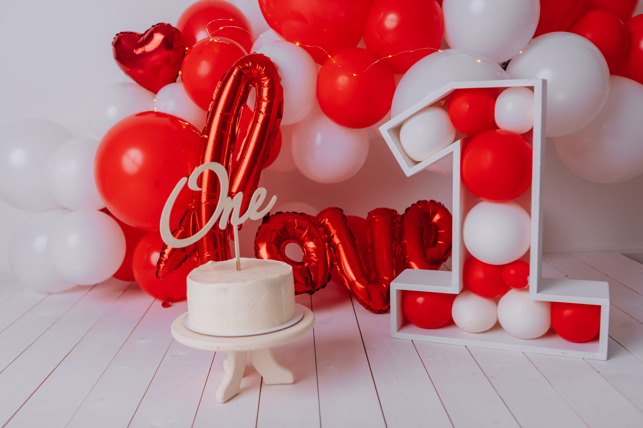 Первый тортик Красный. Семейный фотограф Обнинск