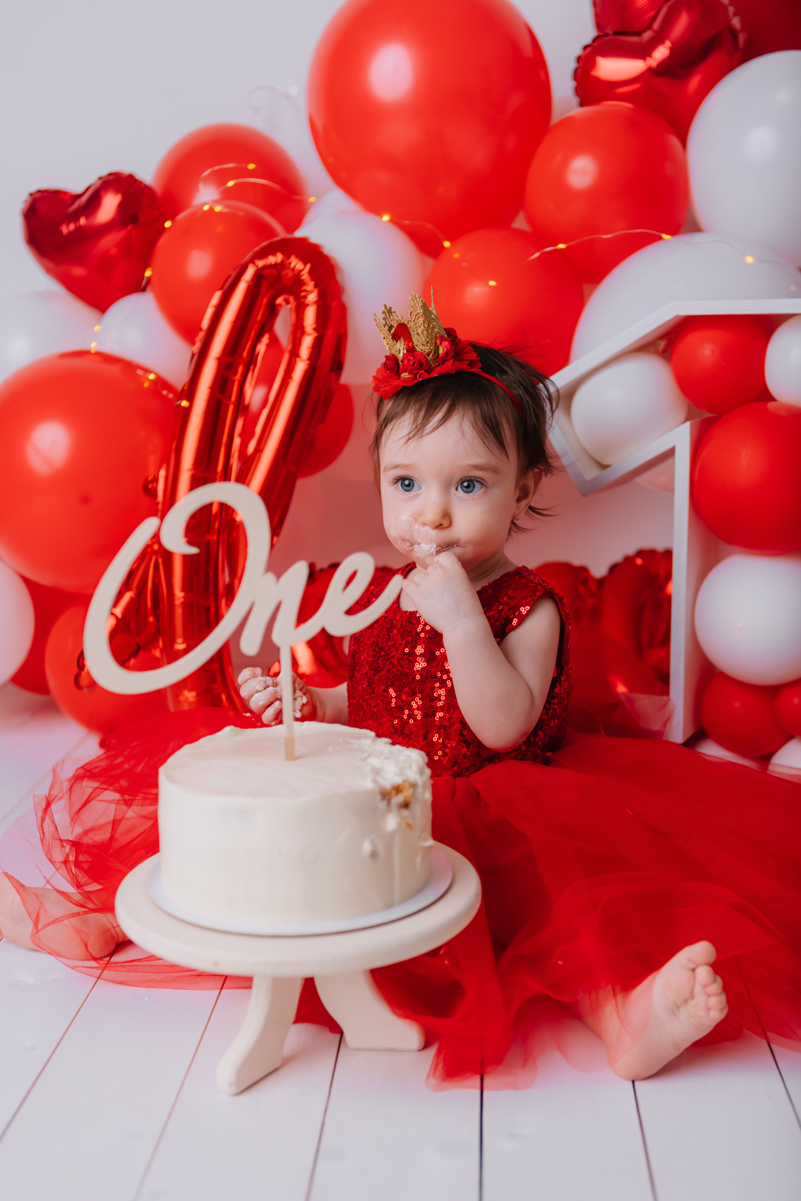 Первый тортик Красный. Семейный фотограф Обнинск