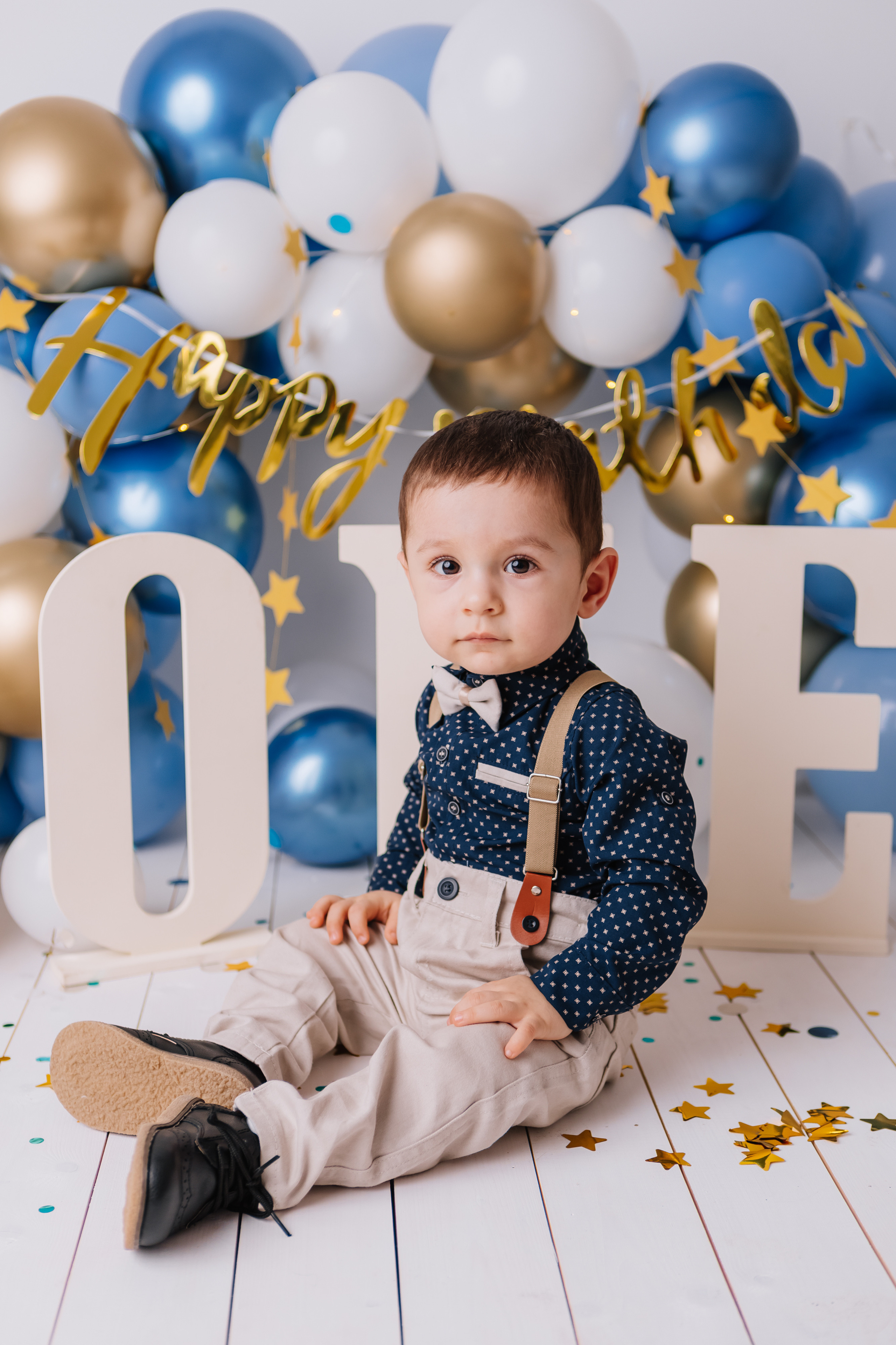 Первый тортик синий/золотой. Семейный фотограф Обнинск