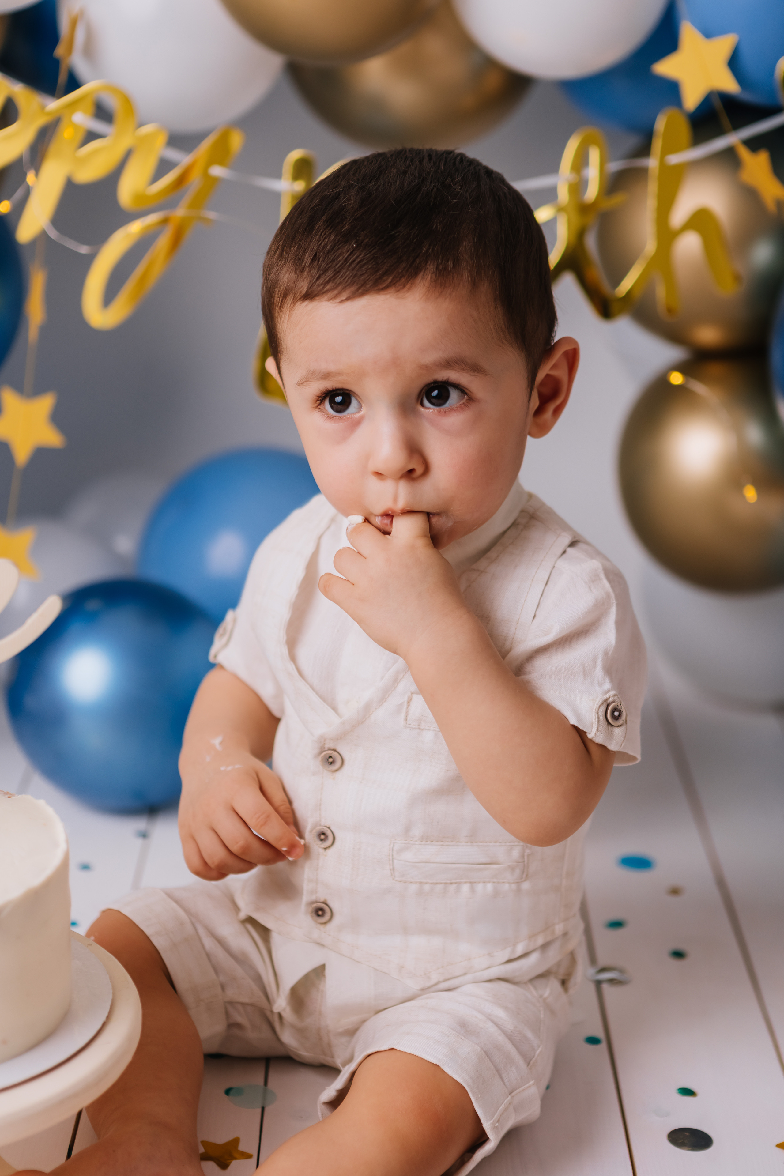 Первый тортик синий/золотой. Семейный фотограф Обнинск