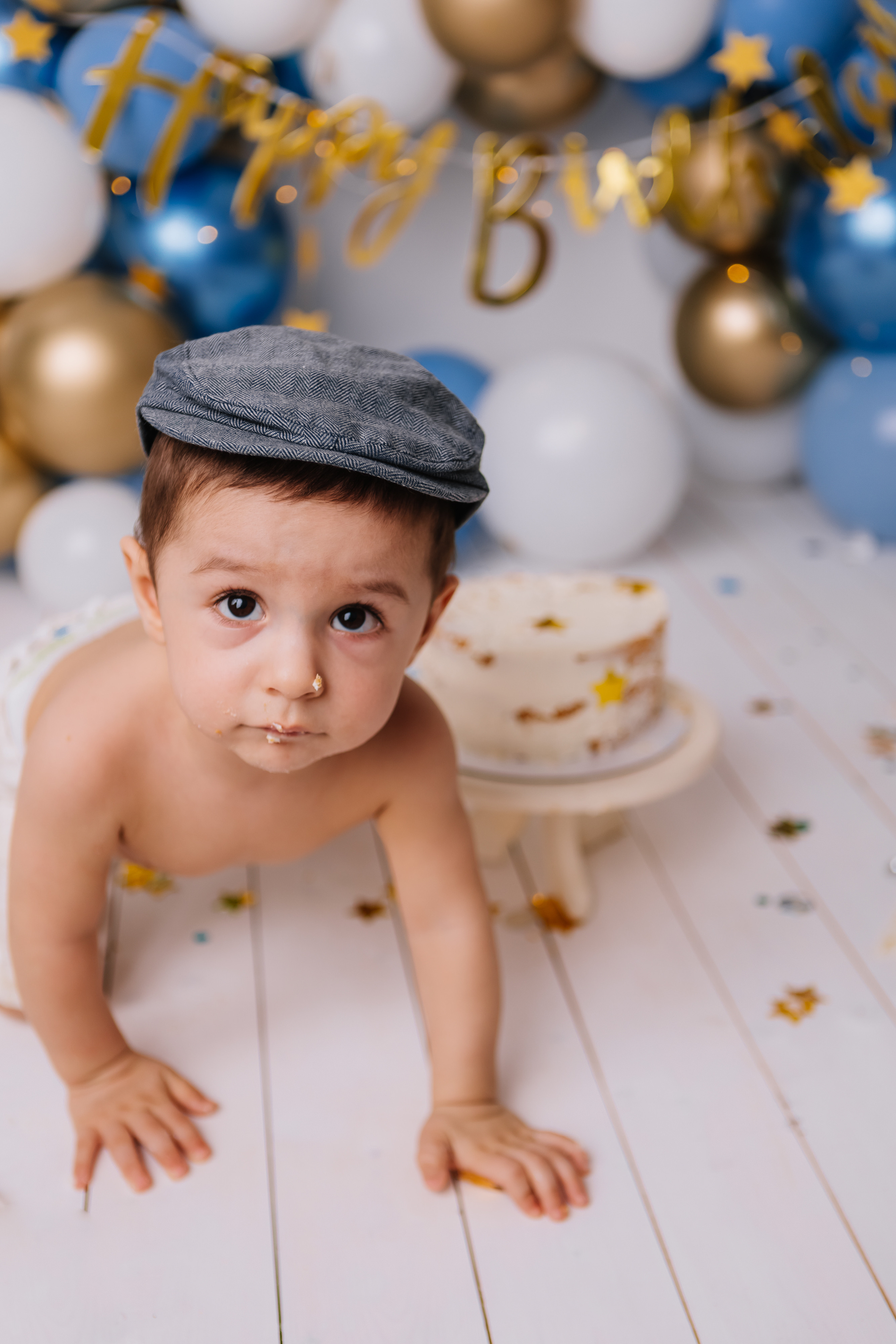 Первый тортик синий/золотой. Семейный фотограф Обнинск