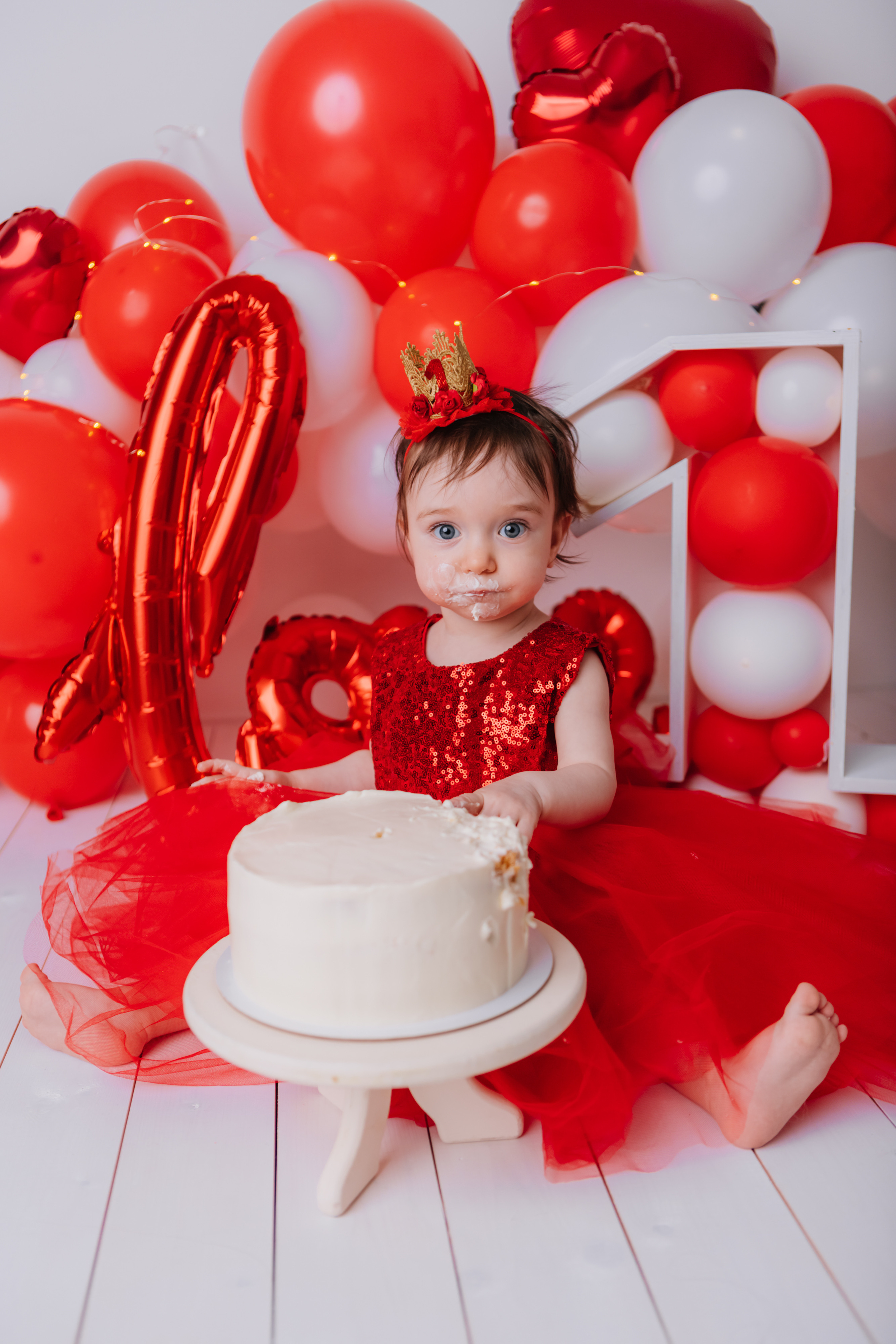 Первый тортик Красный. Семейный фотограф Обнинск