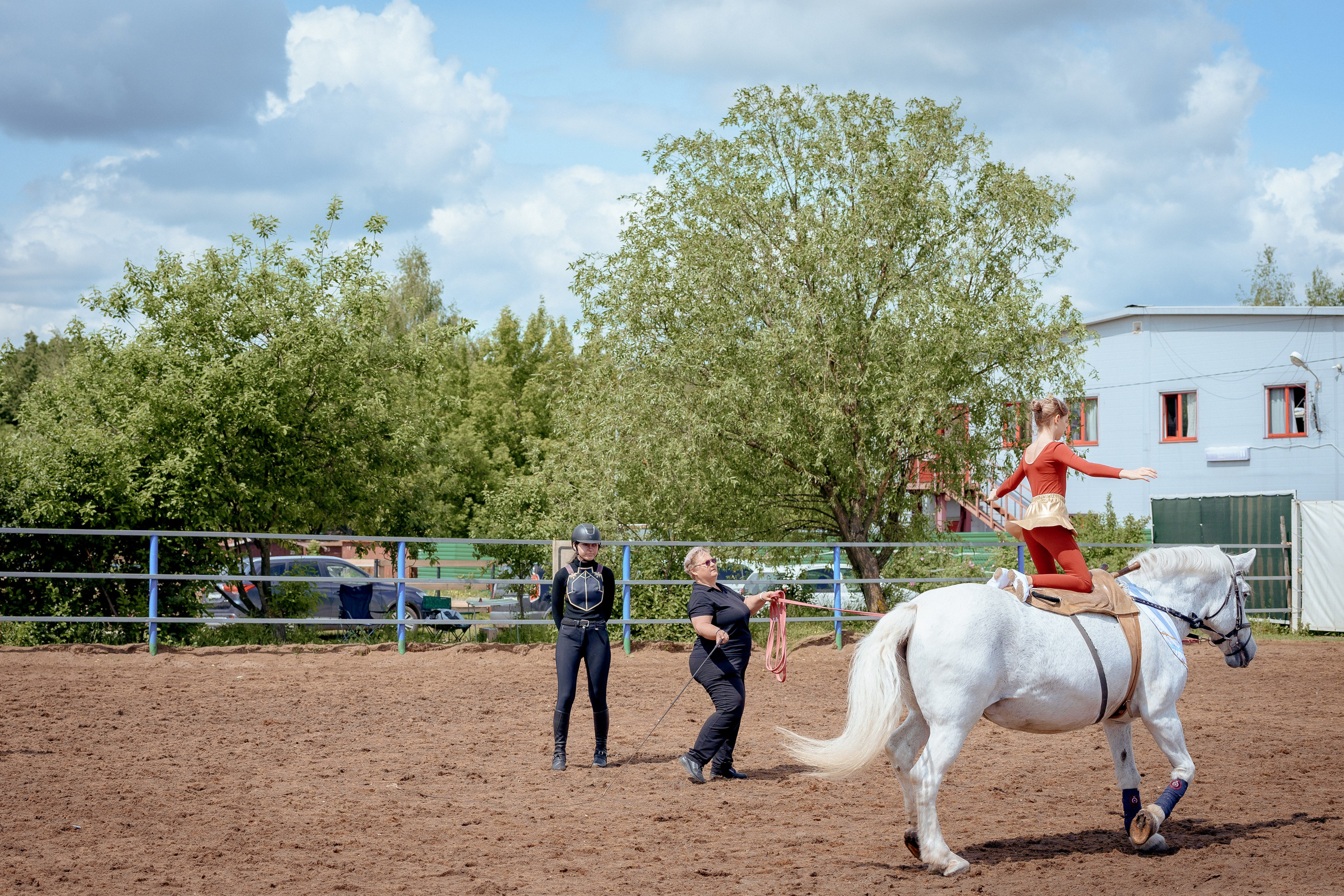 Конный клуб Горки. Портретный и семейный фотограф в Москве/Видное