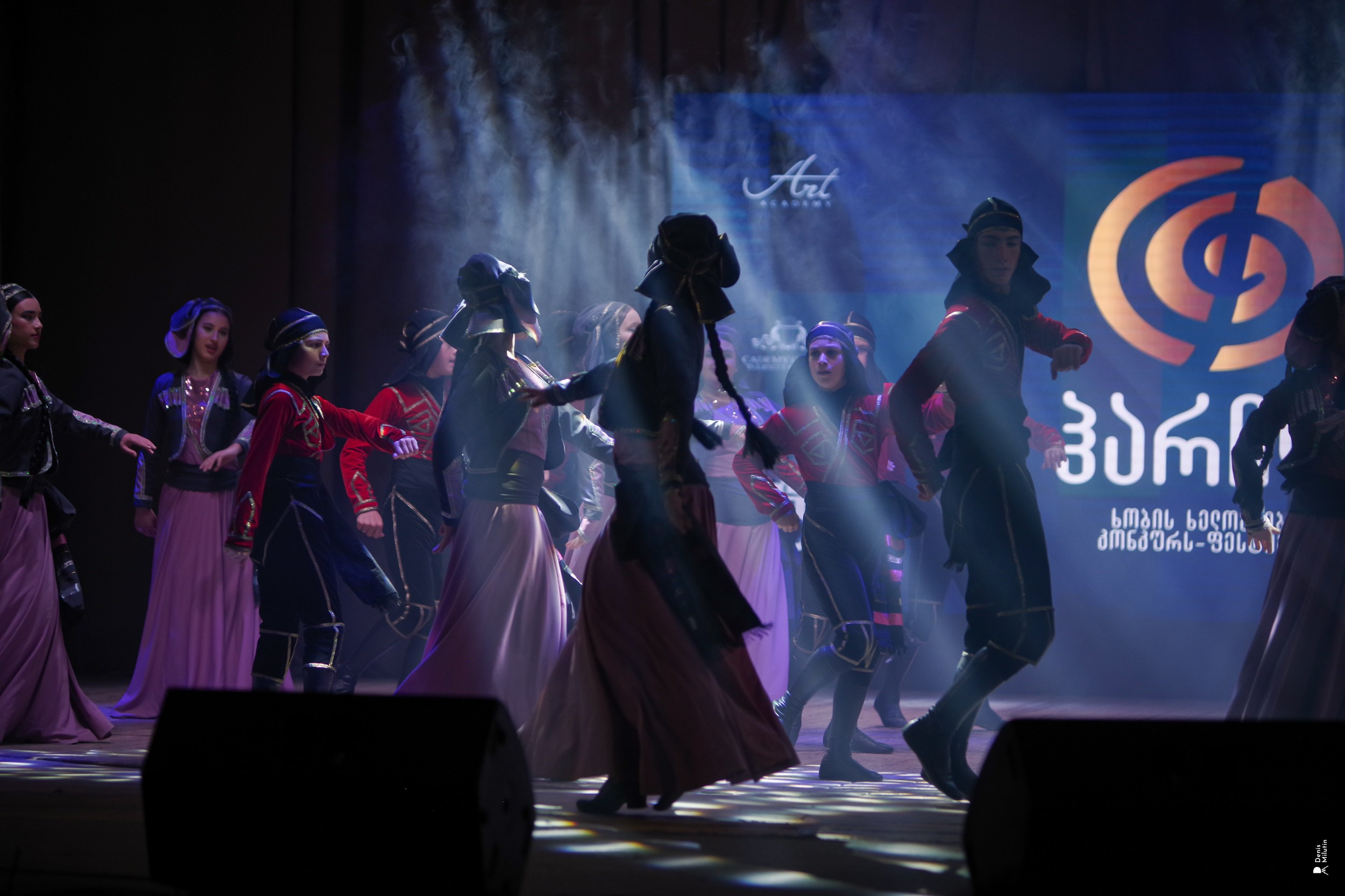 Танцы в Хоби. Портретный фотограф Денис Милютин