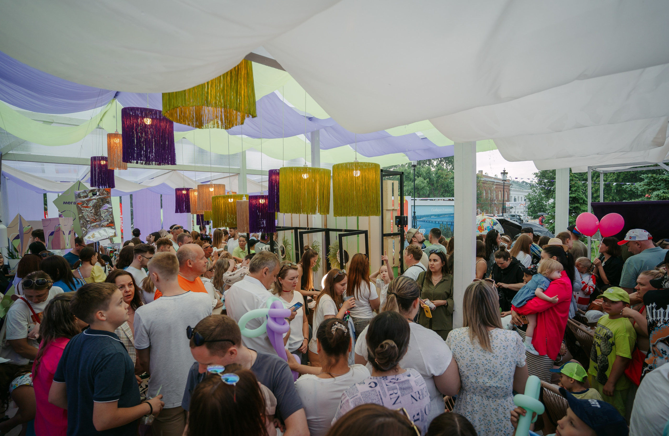 Мегамаркет. Фестиваль «Бульвар» / 2024. Саша Копылов, фотограф в Казани
