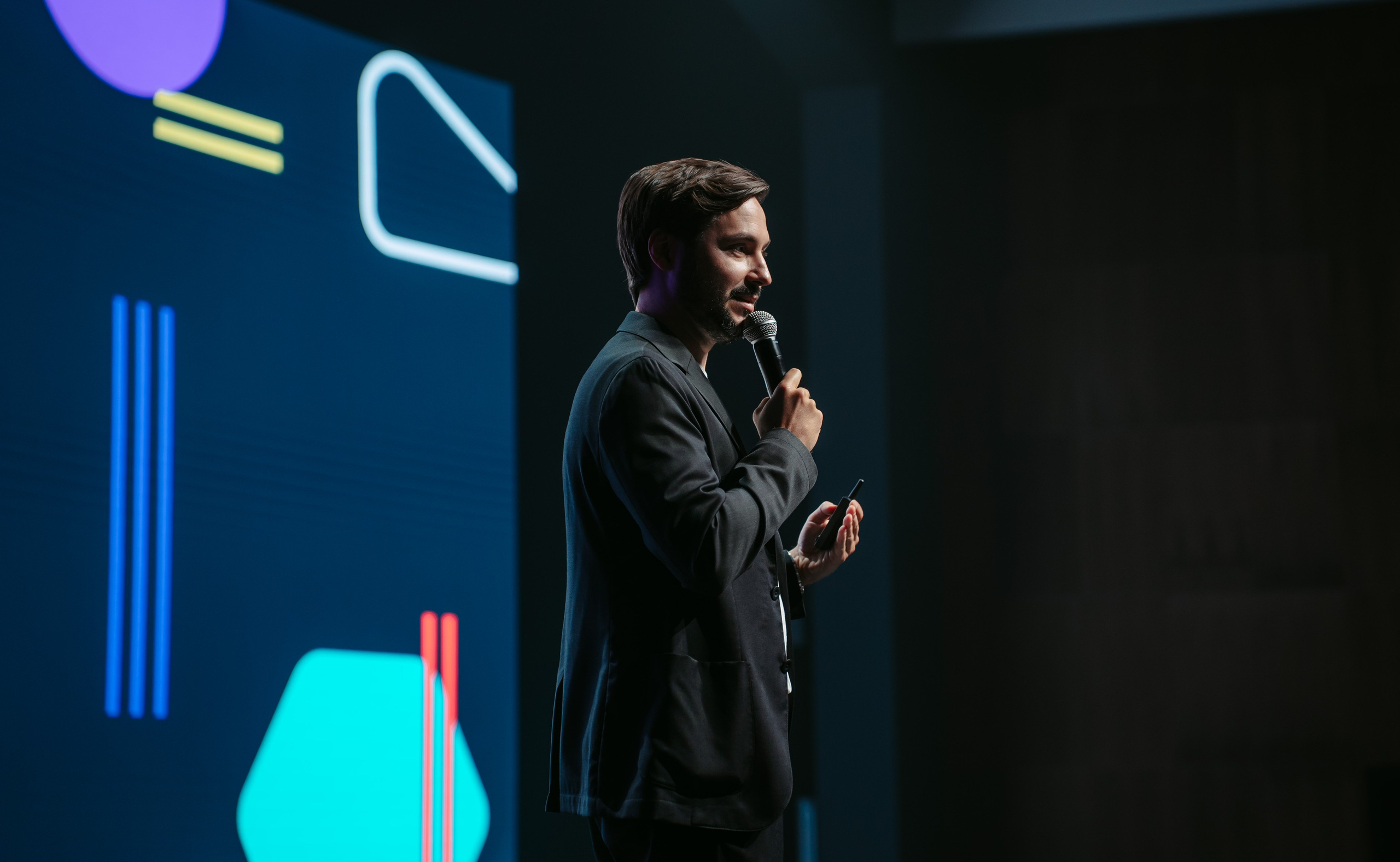 Яндекс Реклама. Конференция в Казани / 2024. Саша Копылов, фотограф в Казани