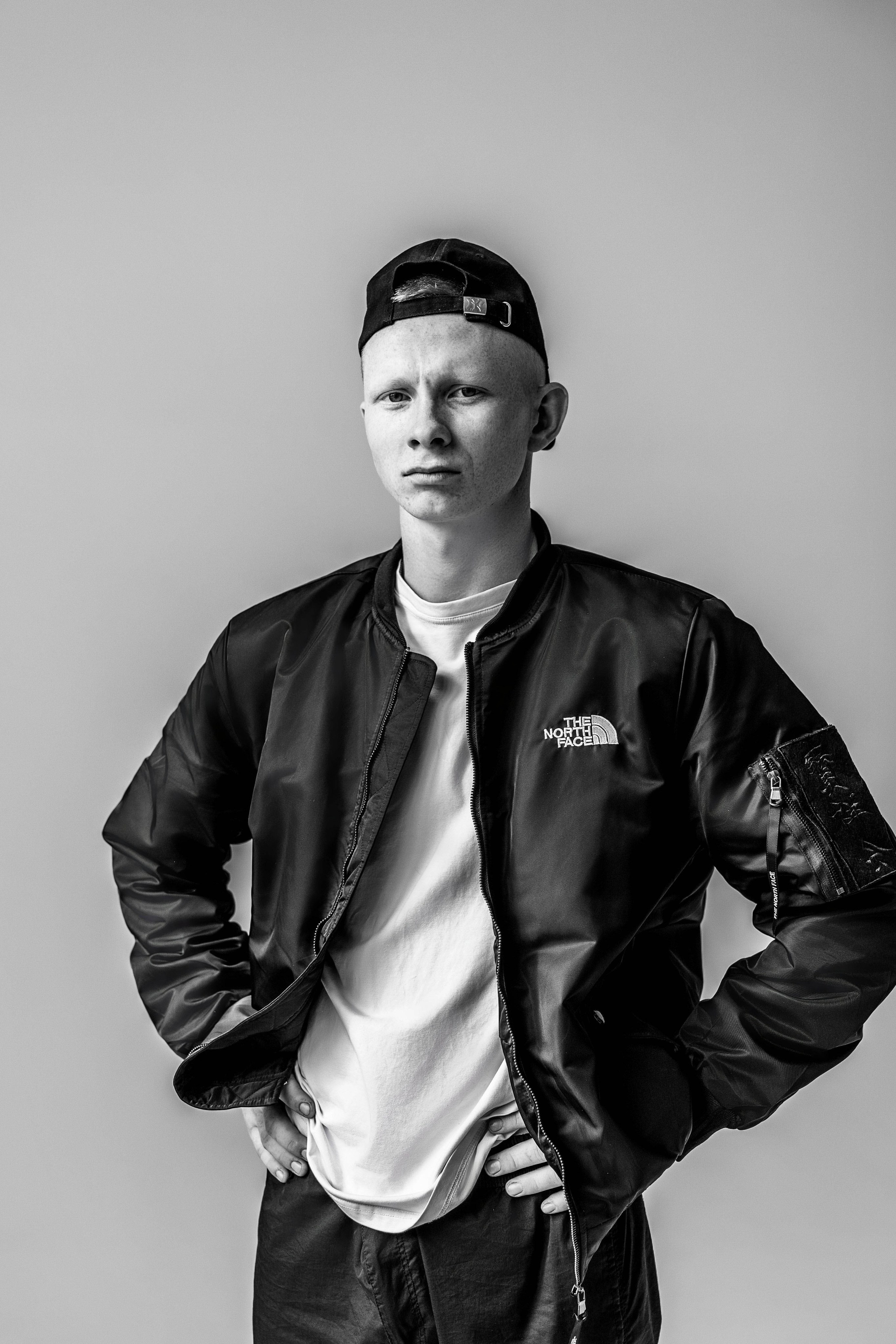 Разное. Меня зовут Михайлов Сергей, занимаюсь фото и видео г. Чебоксарах