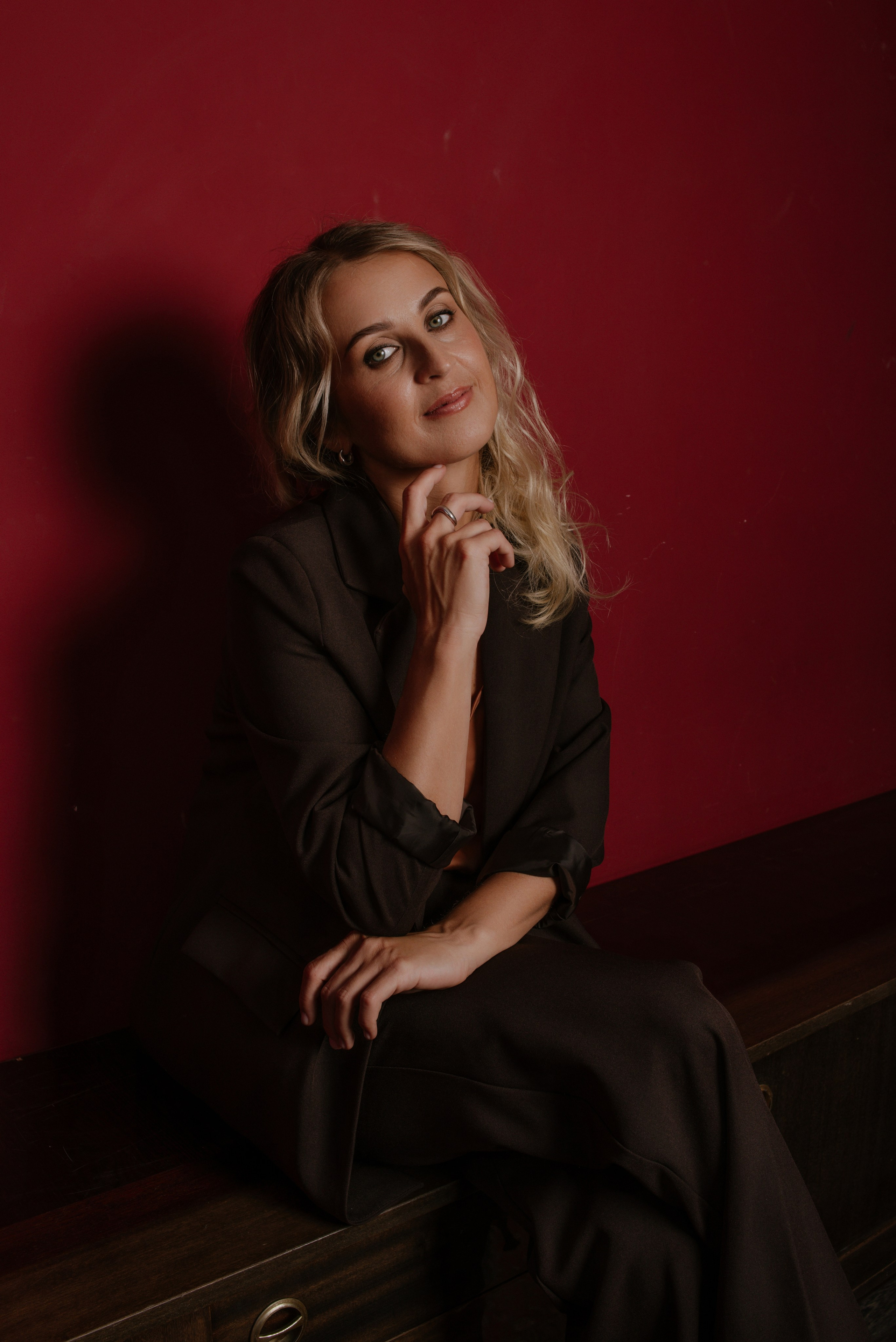 Трансформационная фотоссесия с цветным светом и яркими образами. Фотограф в Санкт-Петербурге Марина Парникова