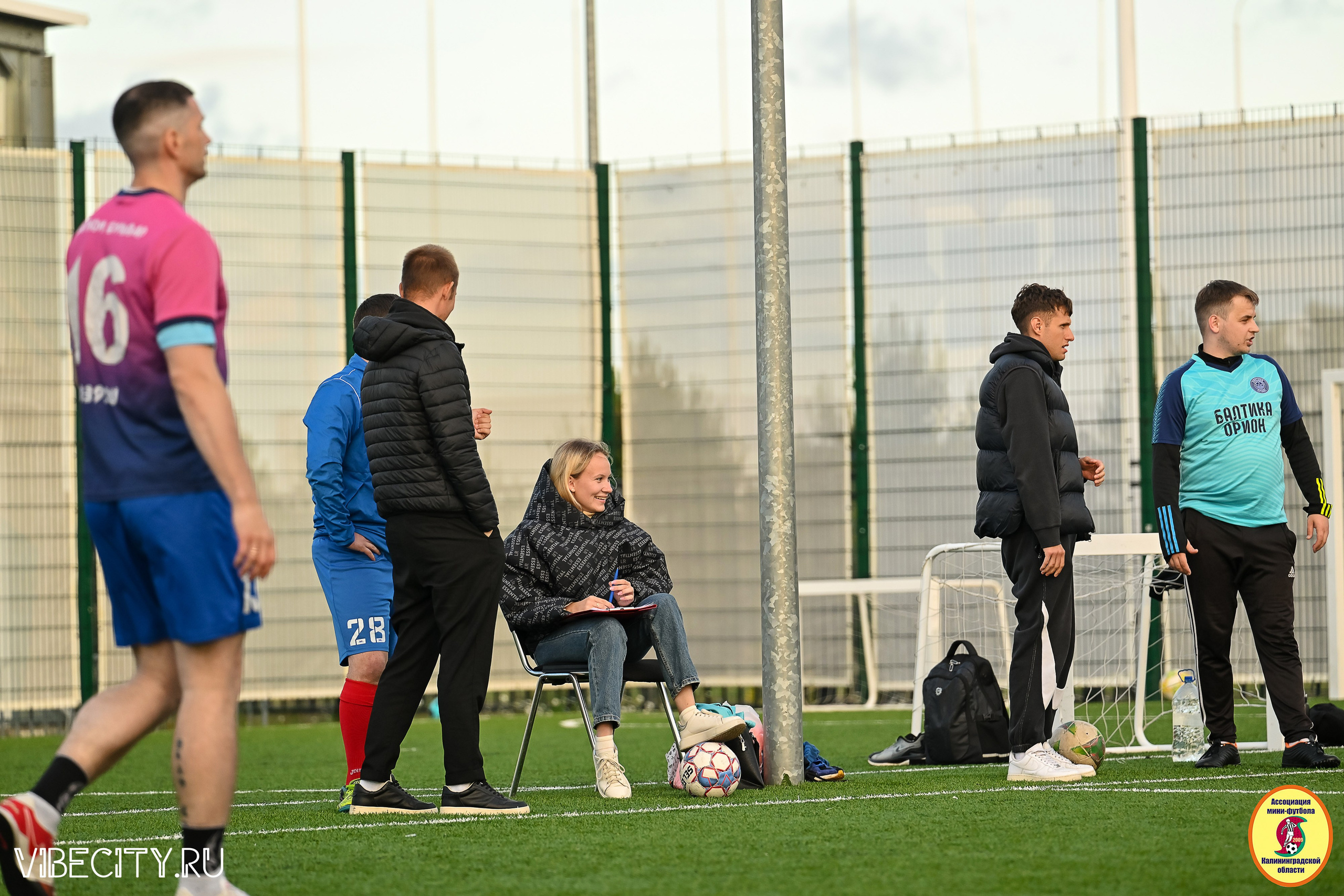 ИГРЫ МИНИ-ФУТБОЛЬНОЙ И КОРПОРАТИВНОЙ ЛИГИ. VIBECITY.RU Вайб Сити Ру Фоторепортажи Фотоотчеты Калининград