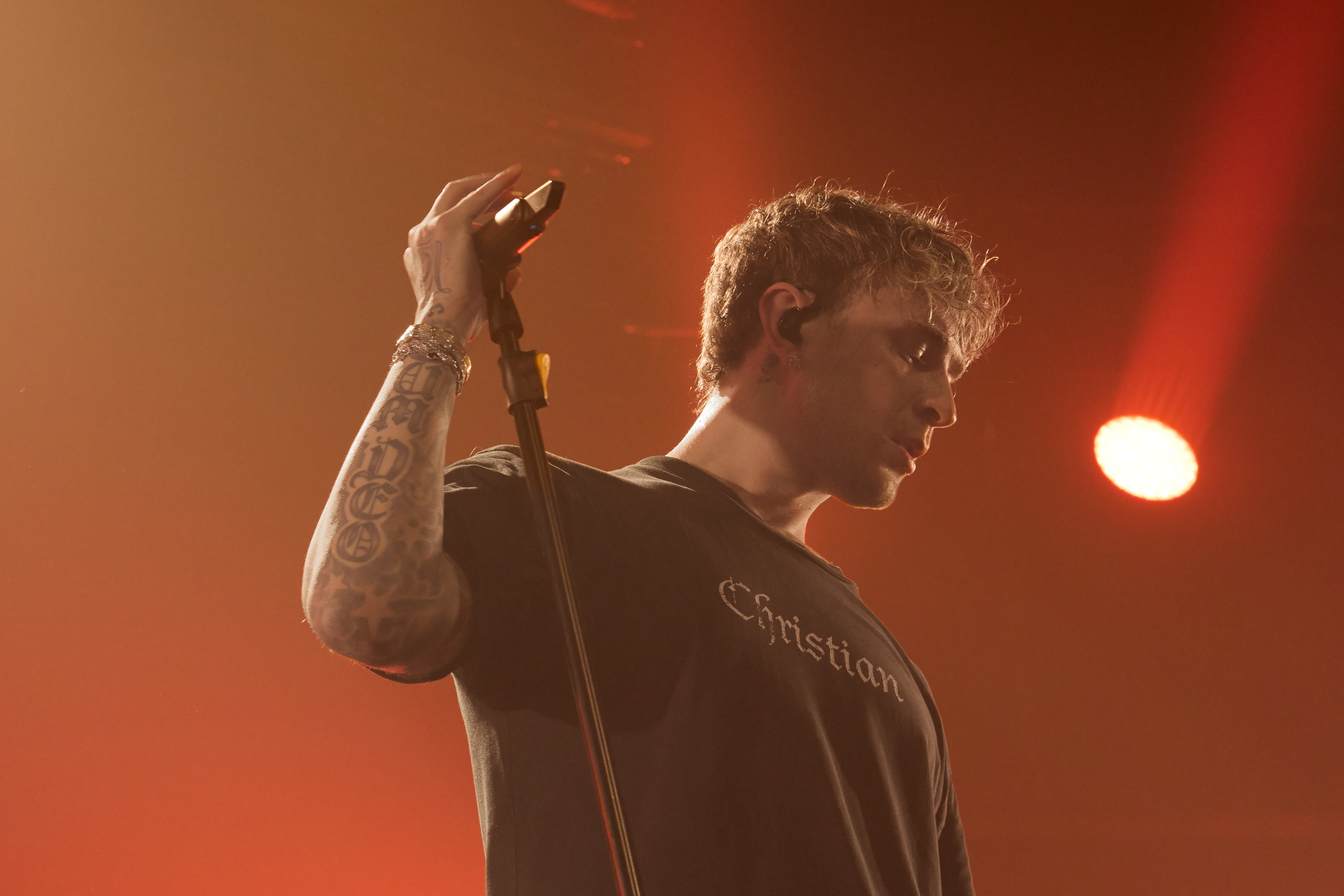 Egor Kreed. Святослав Лебедев | Рекламный фотограф — Коммерческая съемка, Арт-дирекшн, AI-интеграция