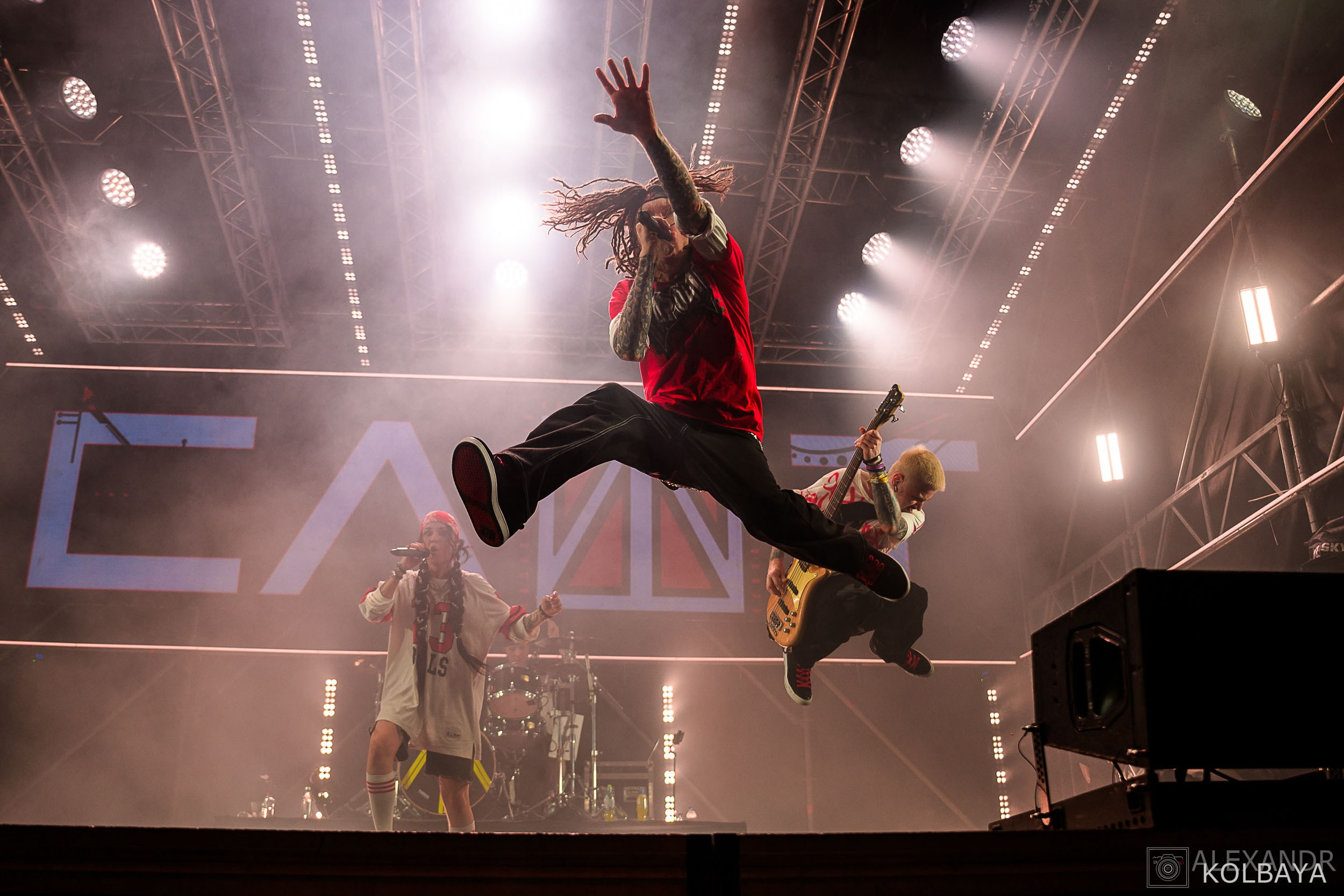 Фоторепортаж с концерта группы СЛОТ на Red Summer 2025. Концертный и театральный репортажный фотограф в Москве Александр Колбая