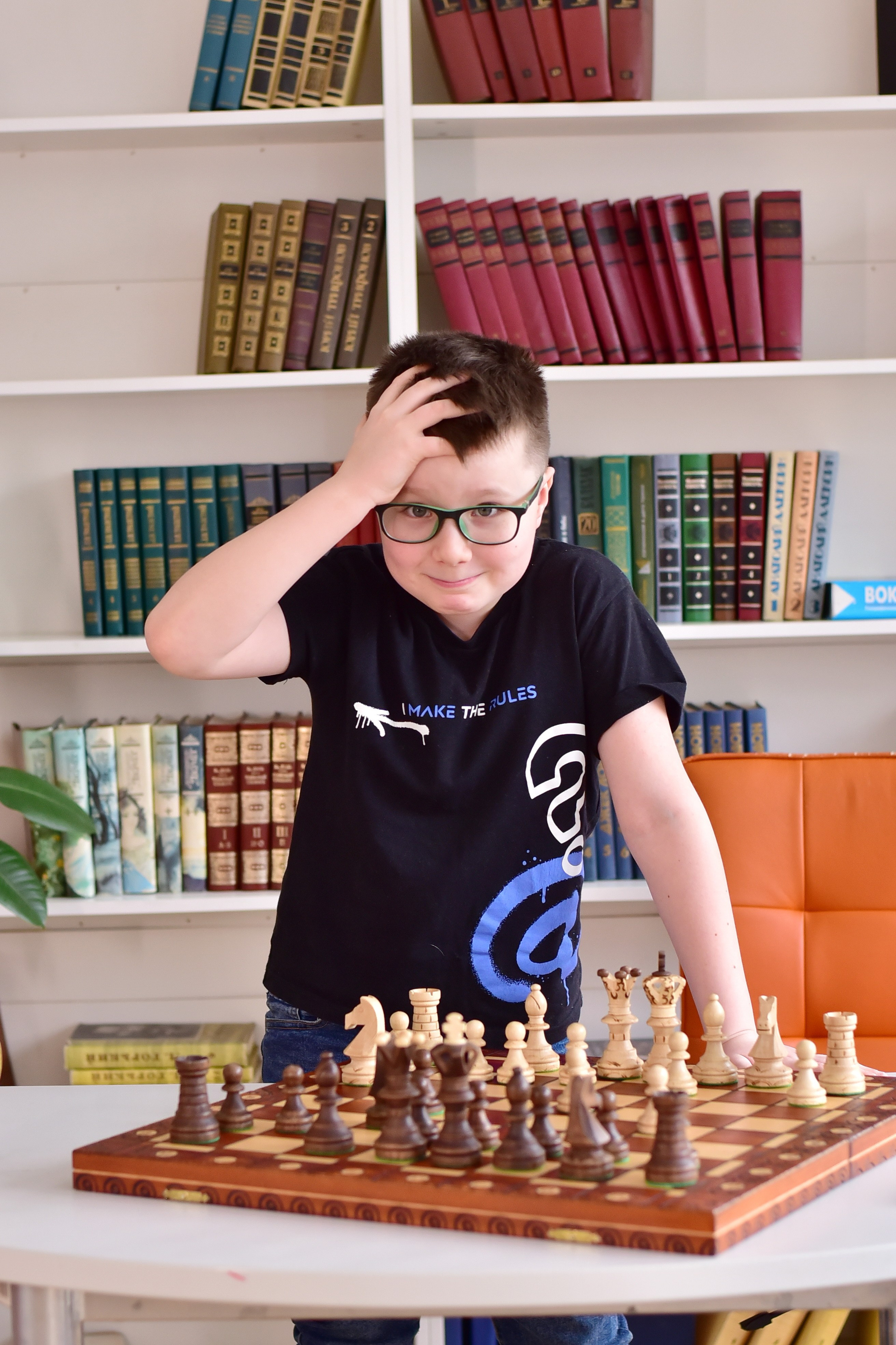 Фотоальбомы для средней и младшей школы. Стильные выпускные альбомы, детские фотосессии, сюжетные фотографии