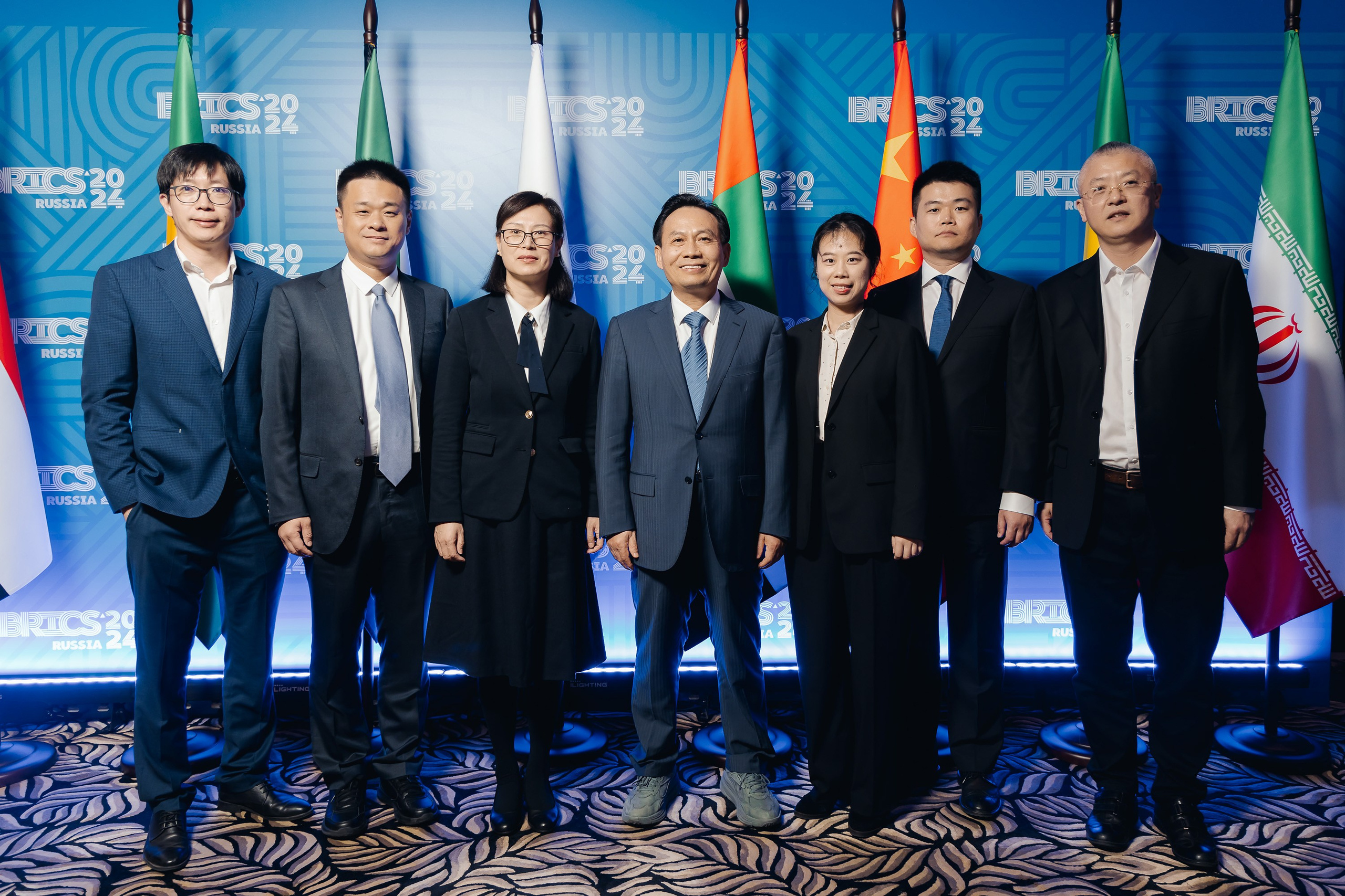 БРИКС ФНС. Parezhevphoto.ru