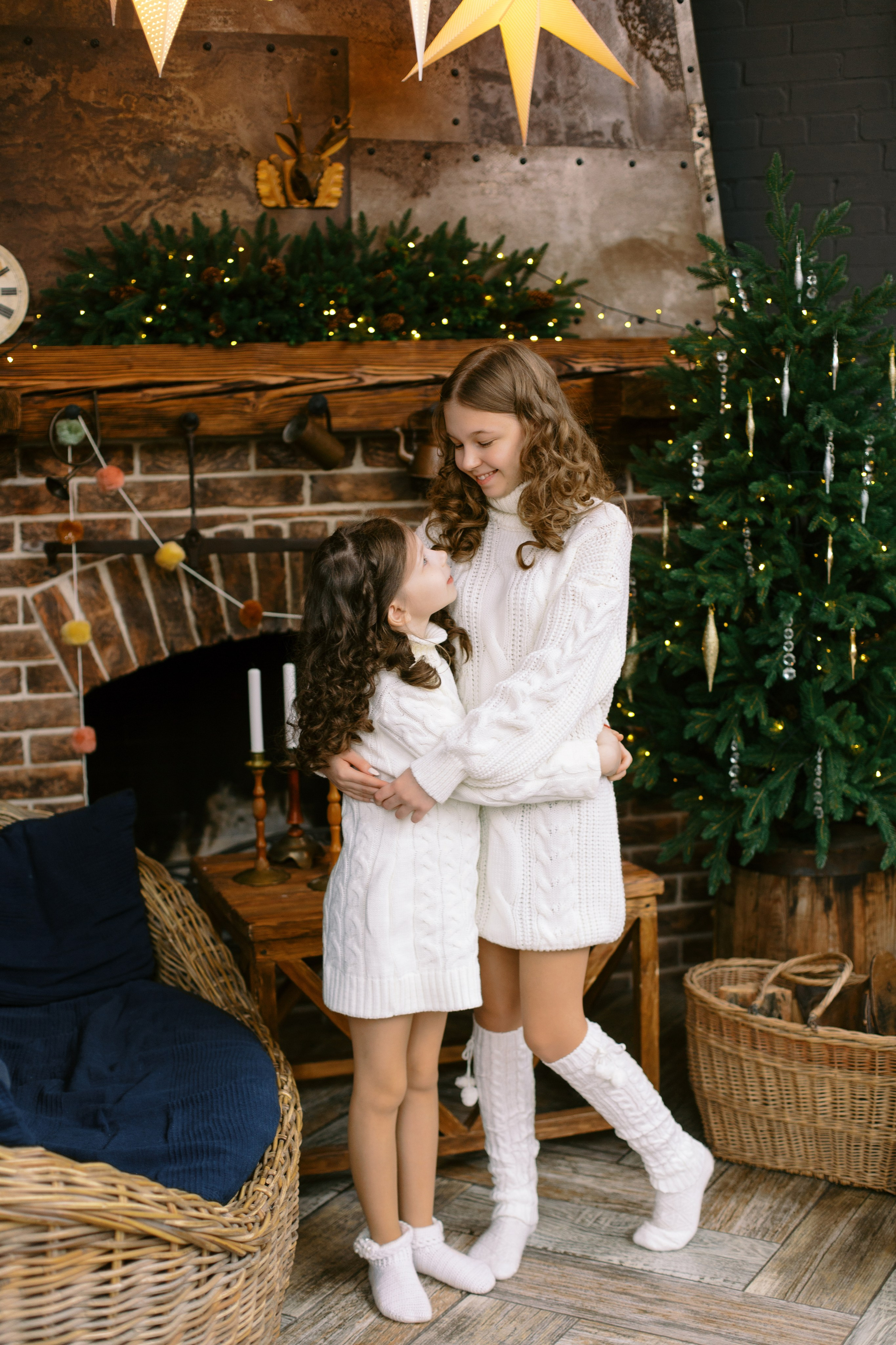 Новогодняя фотосессия в студии в Ростове для Юлии, Эли и Софии