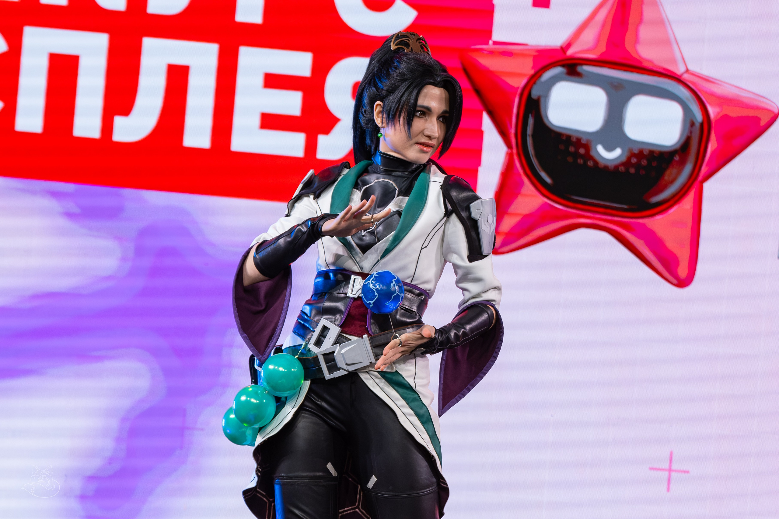 Сцена РЭД ЭКСПО 2024. Косплей фотограф