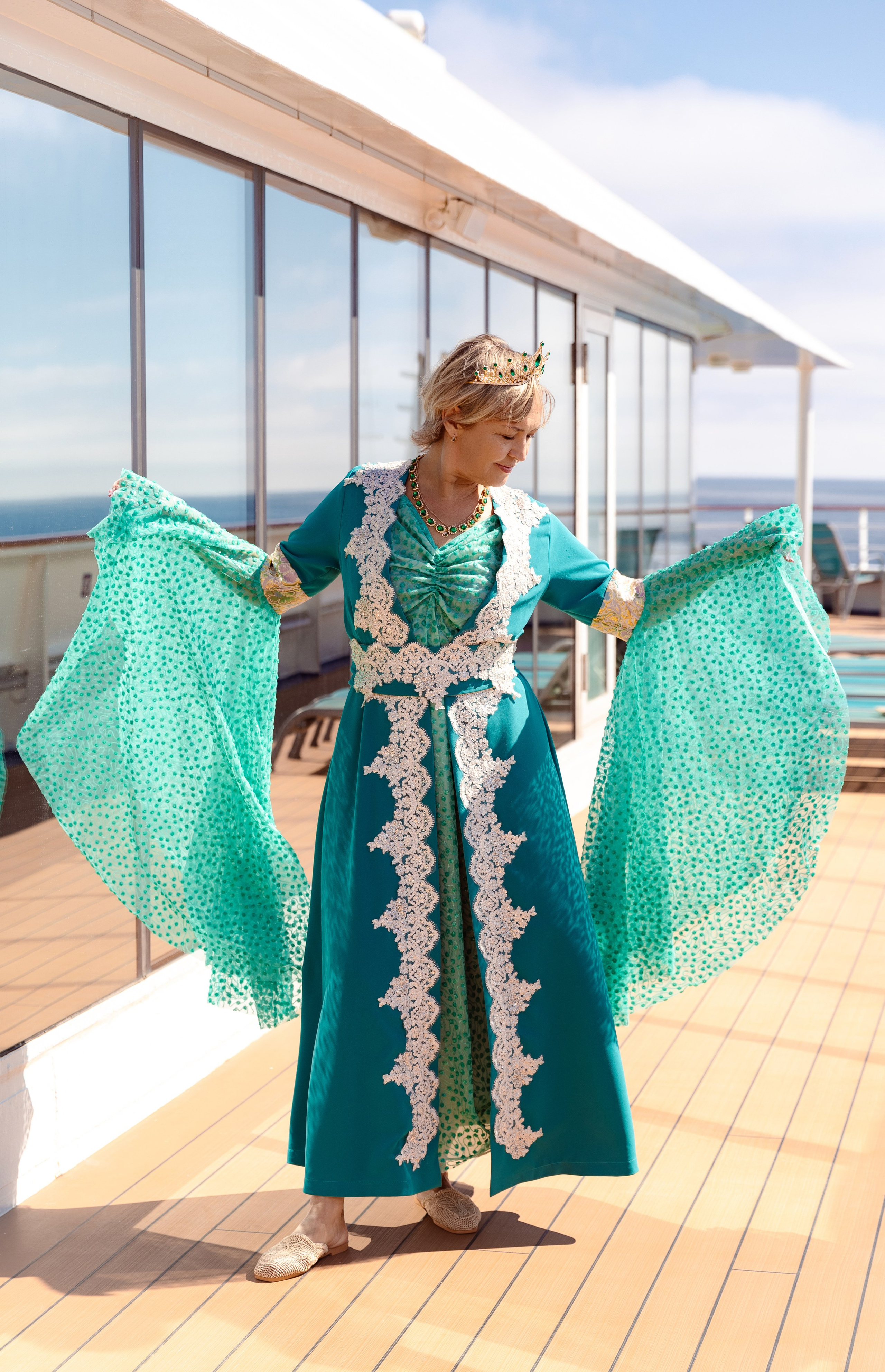 Платья. Фото департамент круизного лайнера Астория Гранде