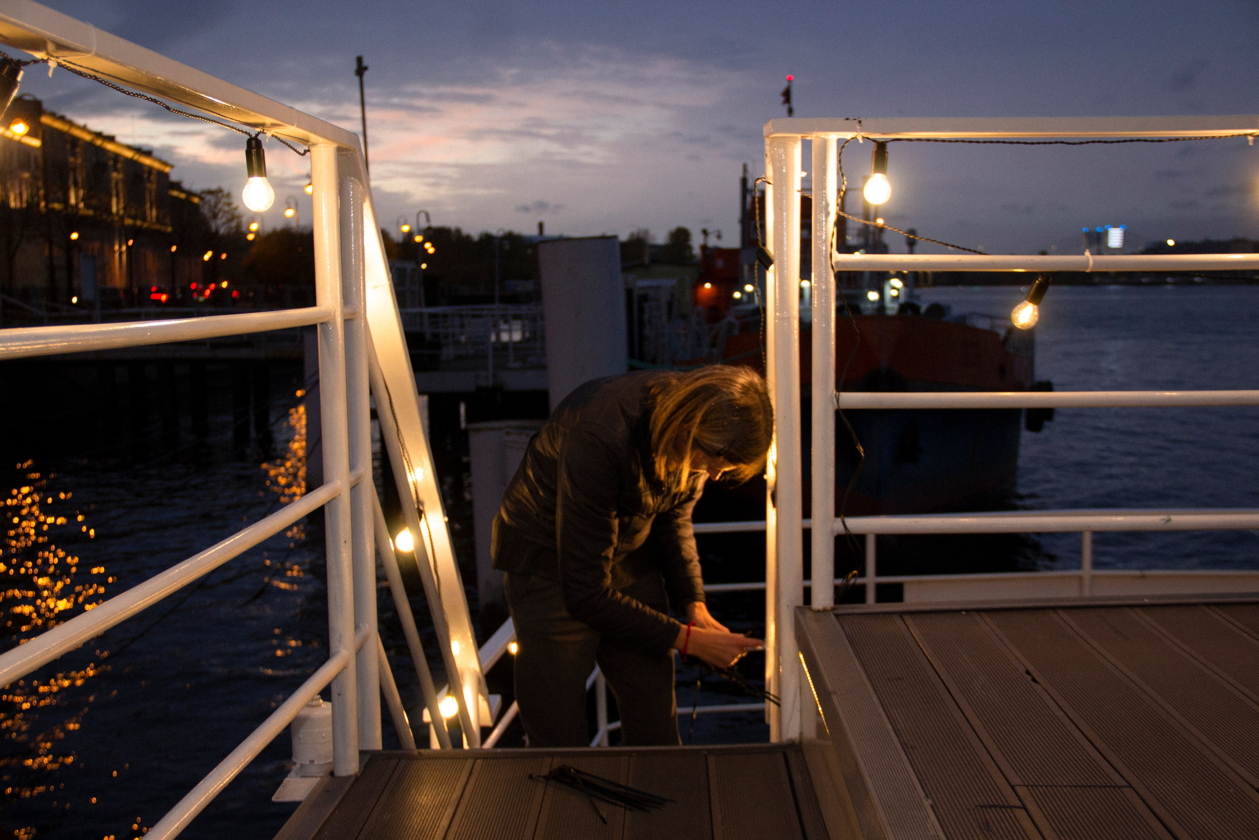 Съемка для сайта аренды катеров в Санкт-Петербурге, подготовка к свадебной прогулке по рекам и каналам. Фотограф в Санкт-Петербурге Смирнова Диана