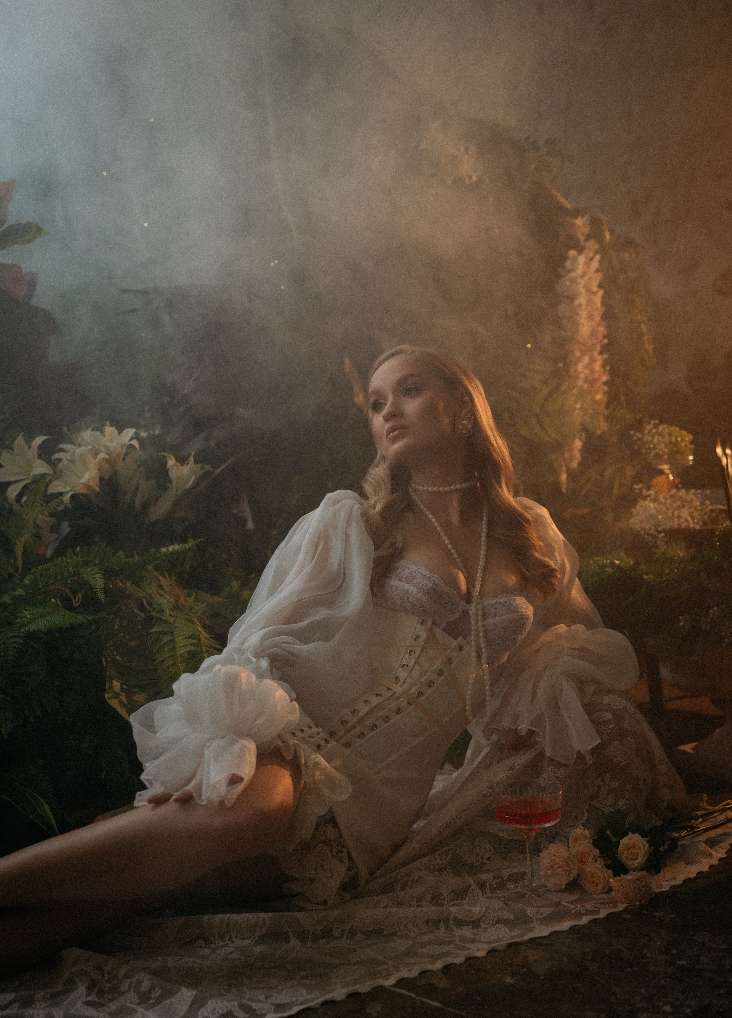 Невеста на пикнике в замке