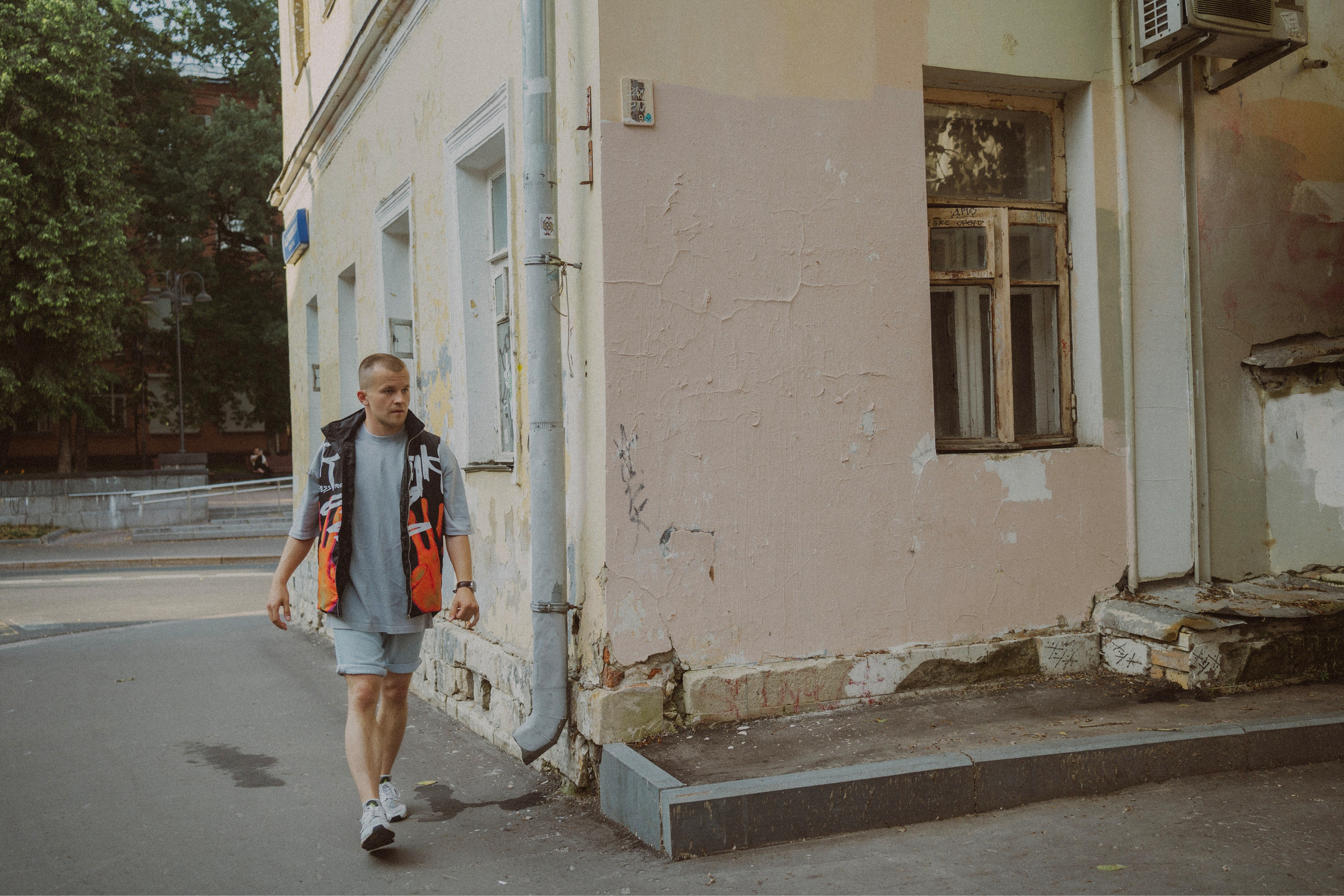 В кадре: педагог. Творческие фотосессии в Москве. Фотоальбом лидера группы ЯЛО