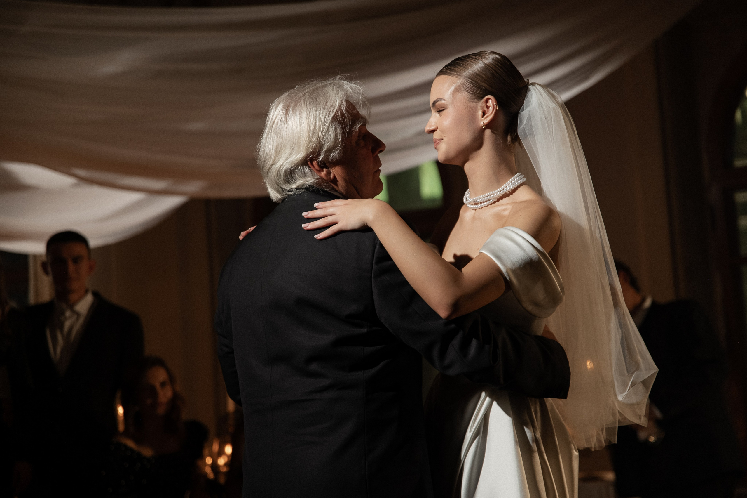 Камерный свадебный ужин при свечах в старинном особняке в фотостудии 21. Kult. Ярослава Ерина — свадебный фотограф в Москве