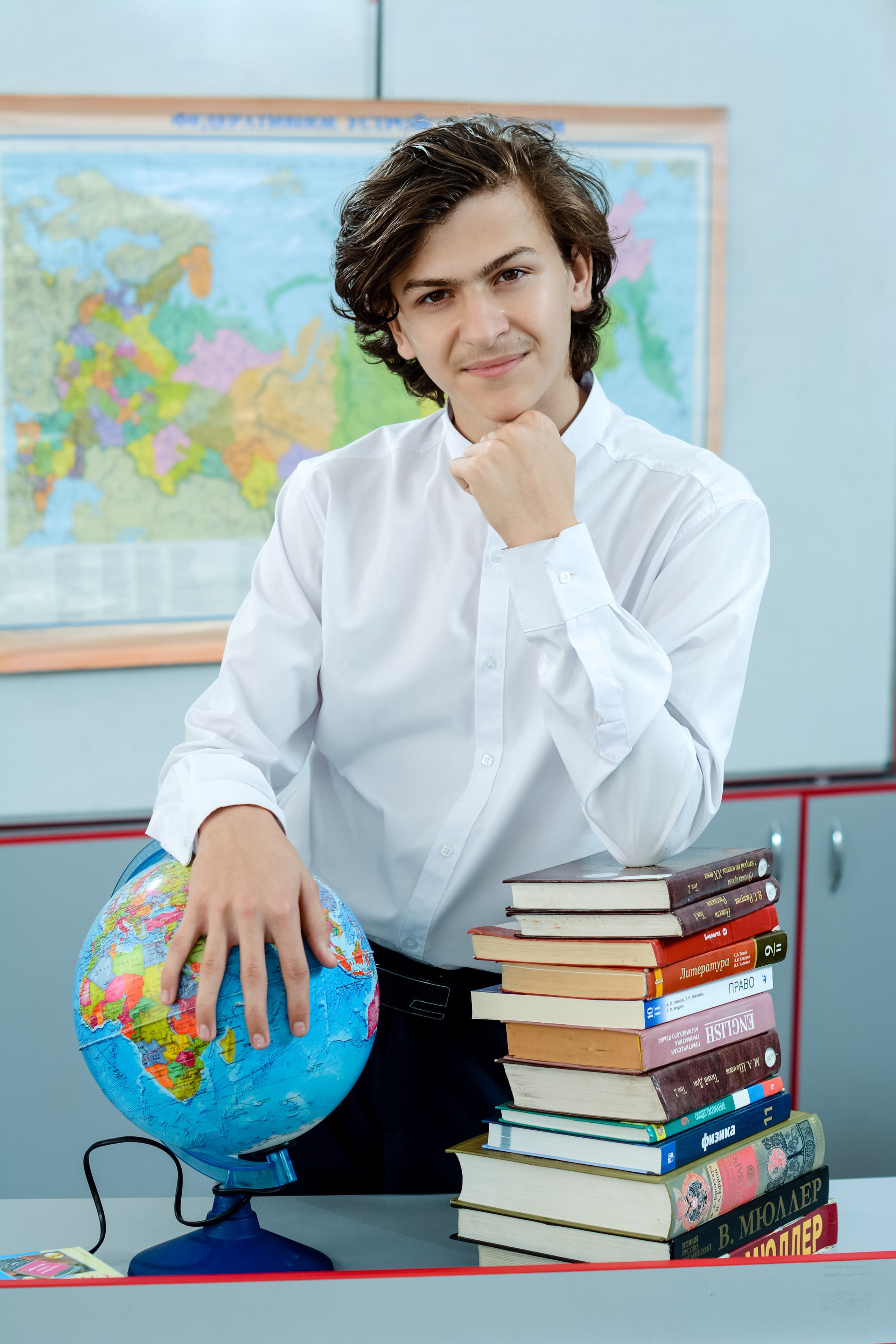Фотосессия для выпускного альбома в классной комнате. Вячеслав Скрипник Фотограф Краснодар