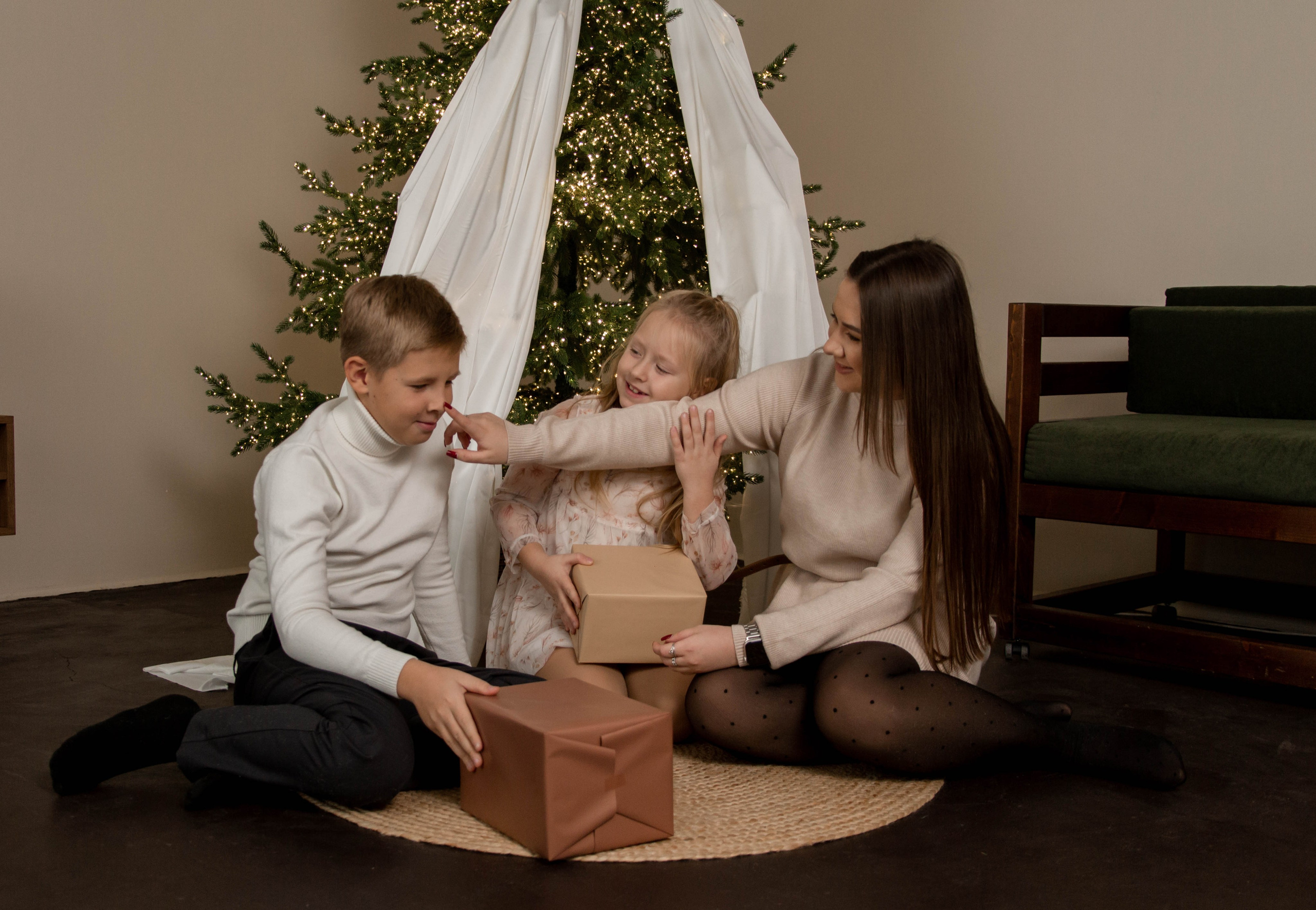 Семейная новогодняя. ФОТОГРАФ ~ Виктория Ивченко ~ Старый Оскол