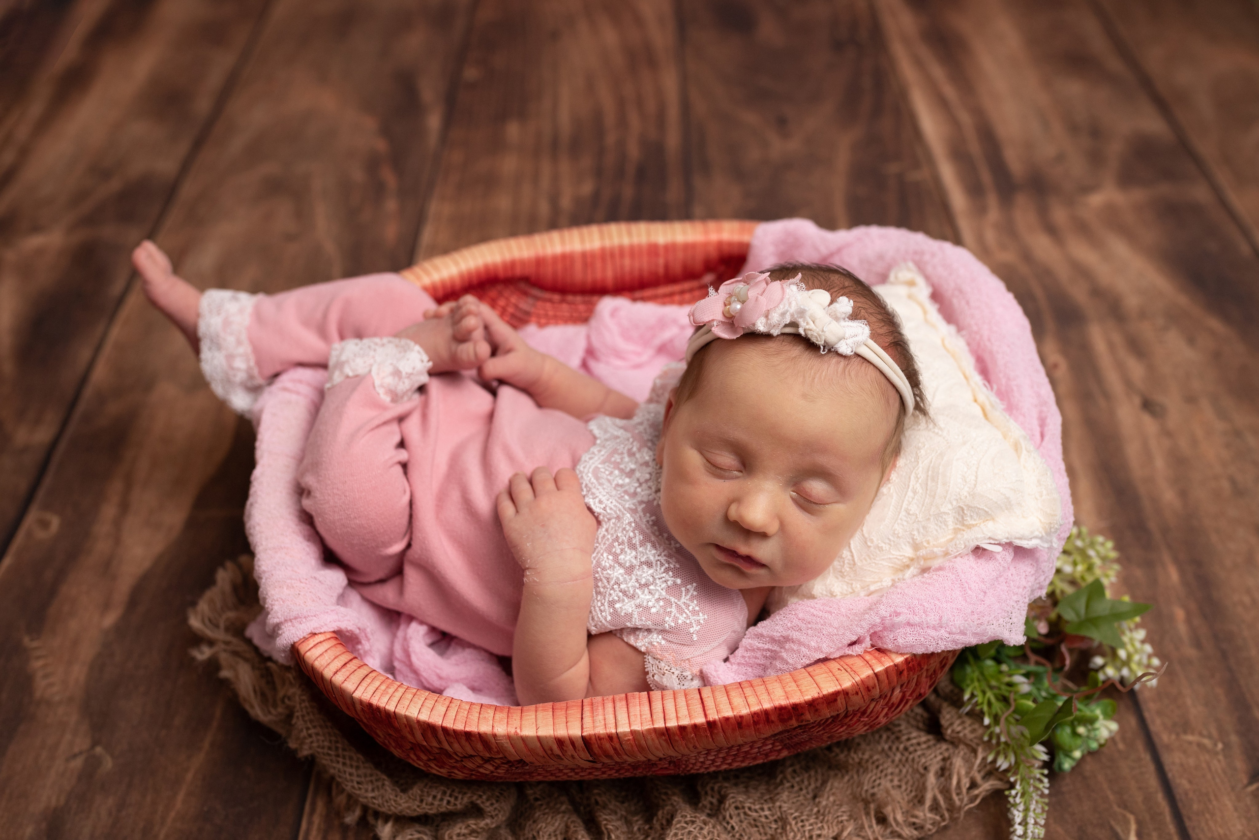 Классический стиль newborn. Фотограф новорождённых Анапа Елена Кушнарь