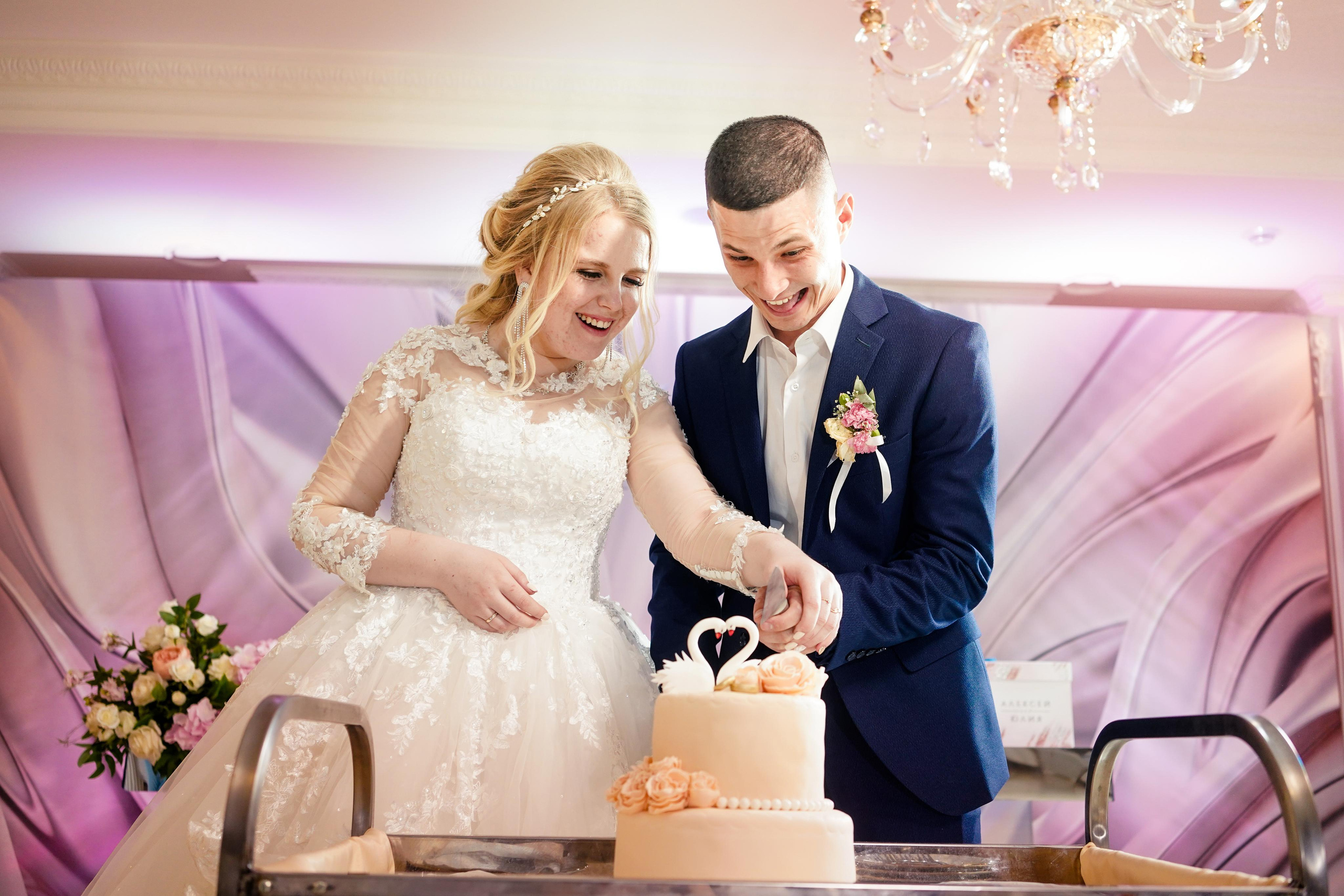 Свадебный день Алексея и Юлии 23.04.2022. Семейный и портретный фотограф в Екатеринбурге Анна Лобанова