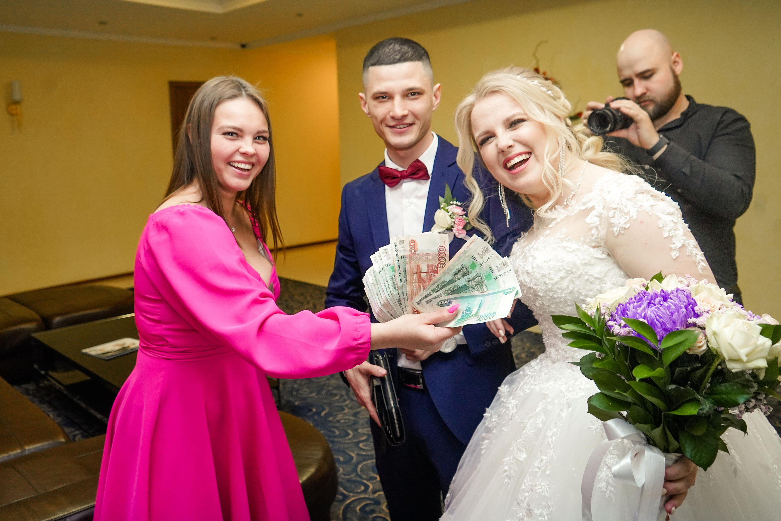 Свадебный день Алексея и Юлии 23.04.2022. Семейный и портретный фотограф в Екатеринбурге Анна Лобанова