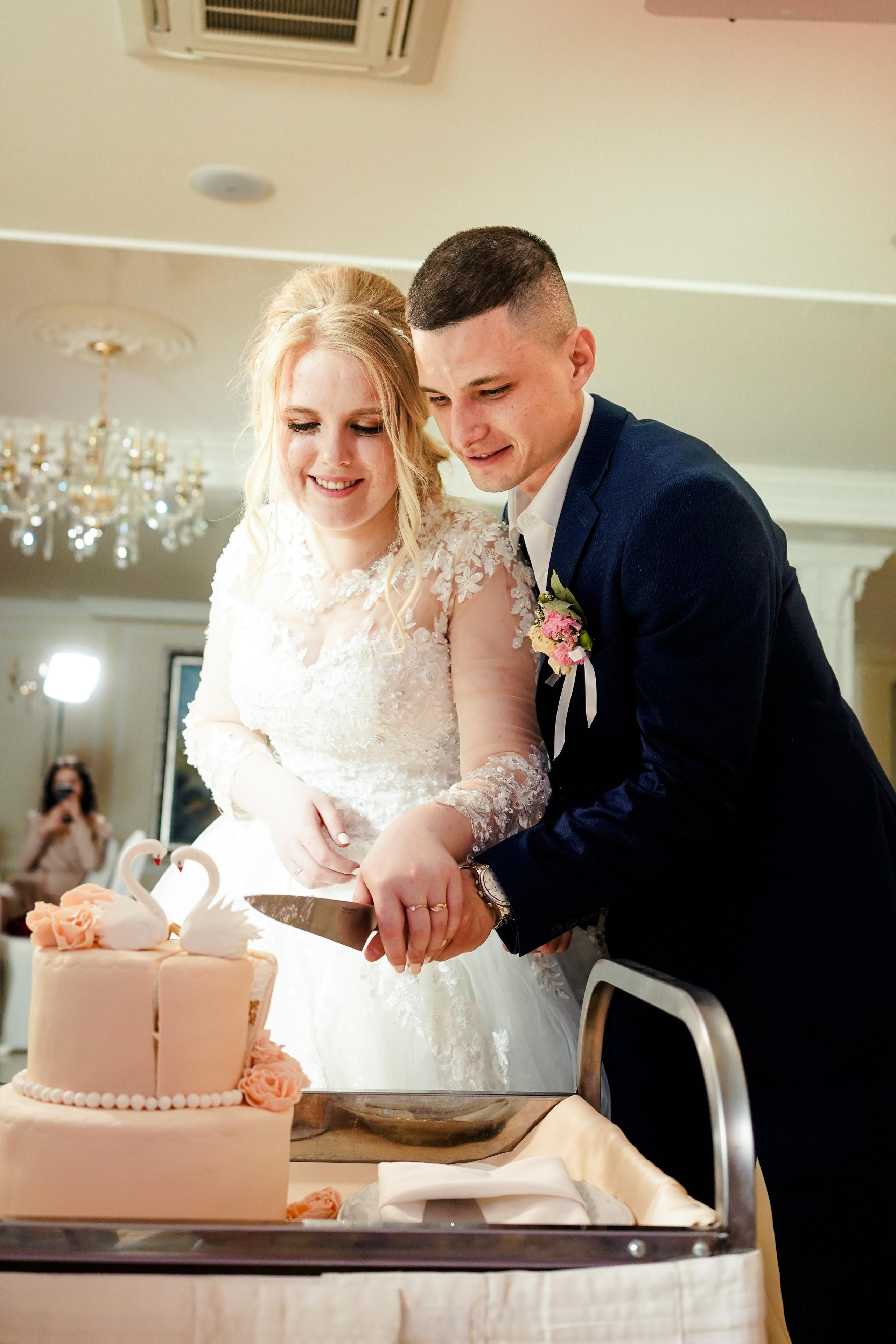 Свадебный день Алексея и Юлии 23.04.2022. Семейный и портретный фотограф в Екатеринбурге Анна Лобанова